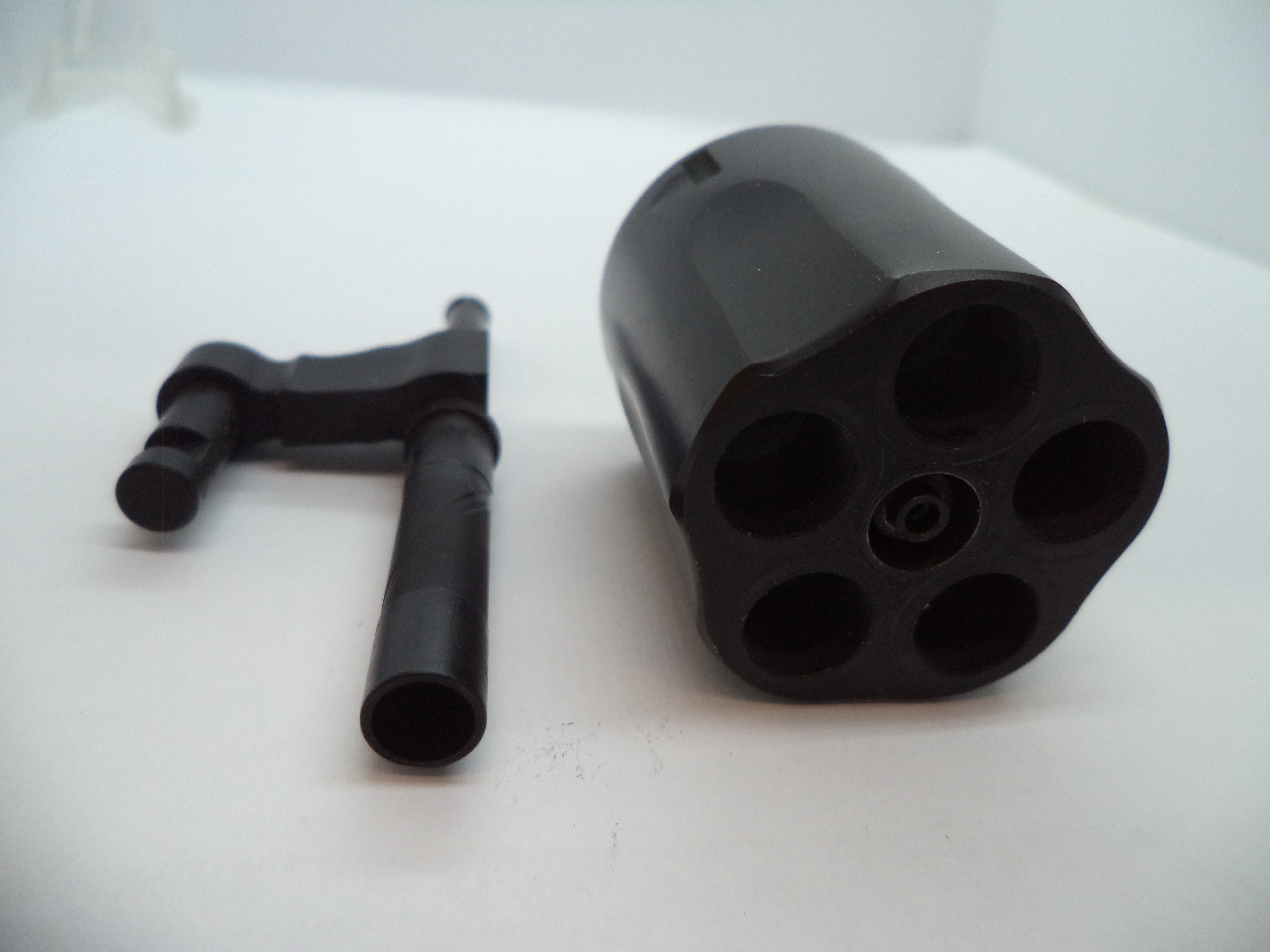 3676 S&W J Model 38 Bodyguard Cylinder Assembly & Yoke 5 Shot Used .38 SPL