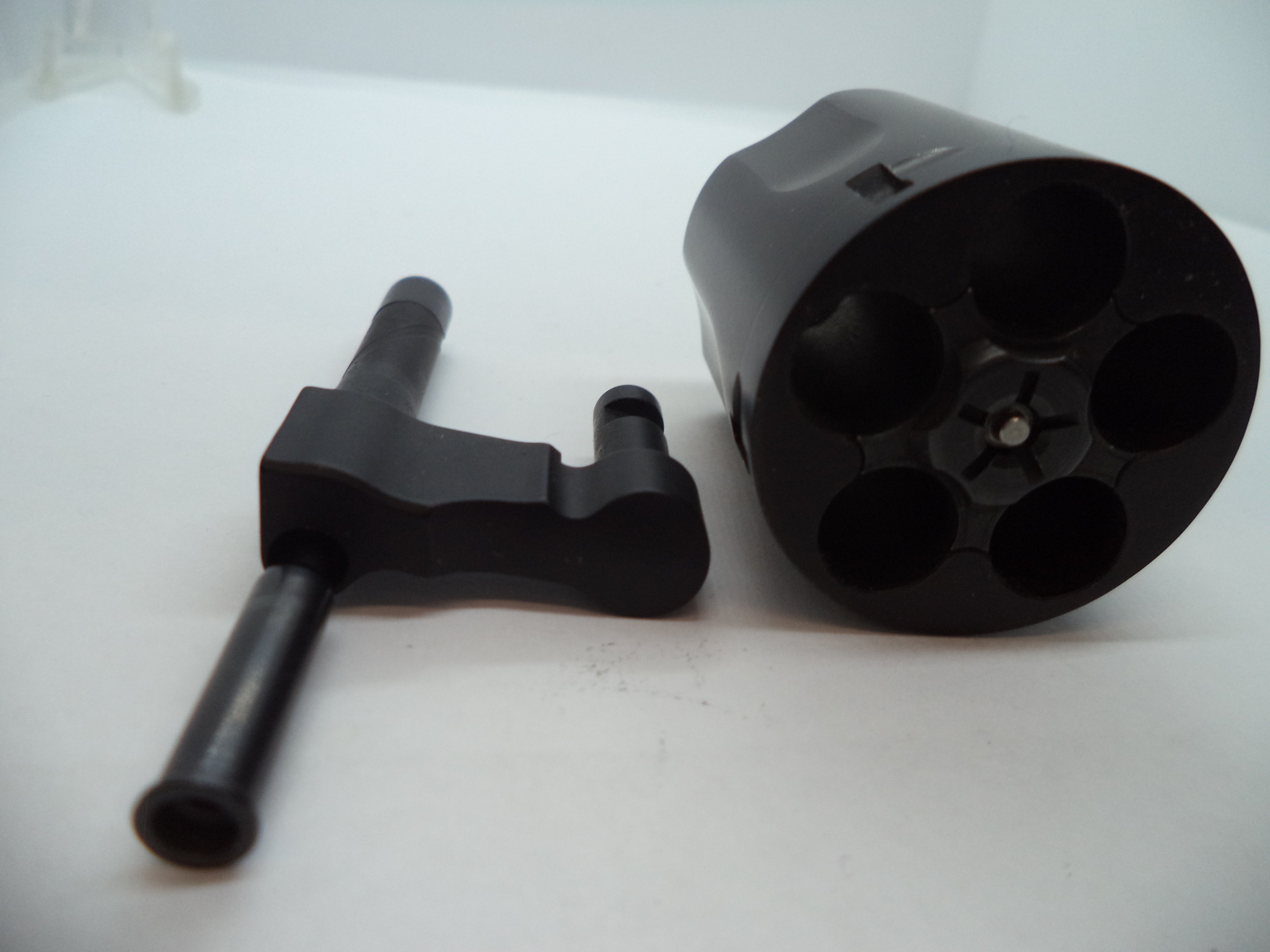 3676 S&W J Model 38 Bodyguard Cylinder Assembly & Yoke 5 Shot Used .38 SPL