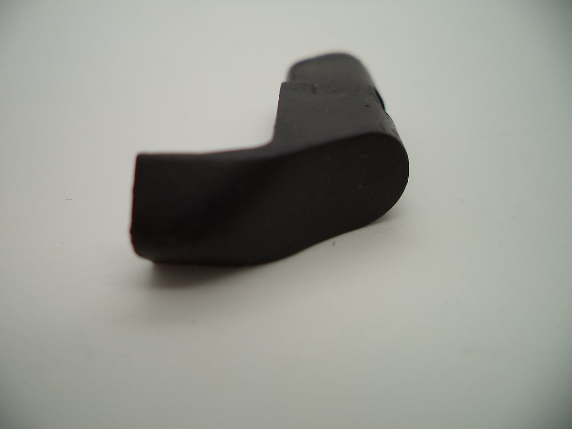 SW9V8 S & W Pistol Model SW9V 9 MM 4" Barrel Magazine Catch Used Part