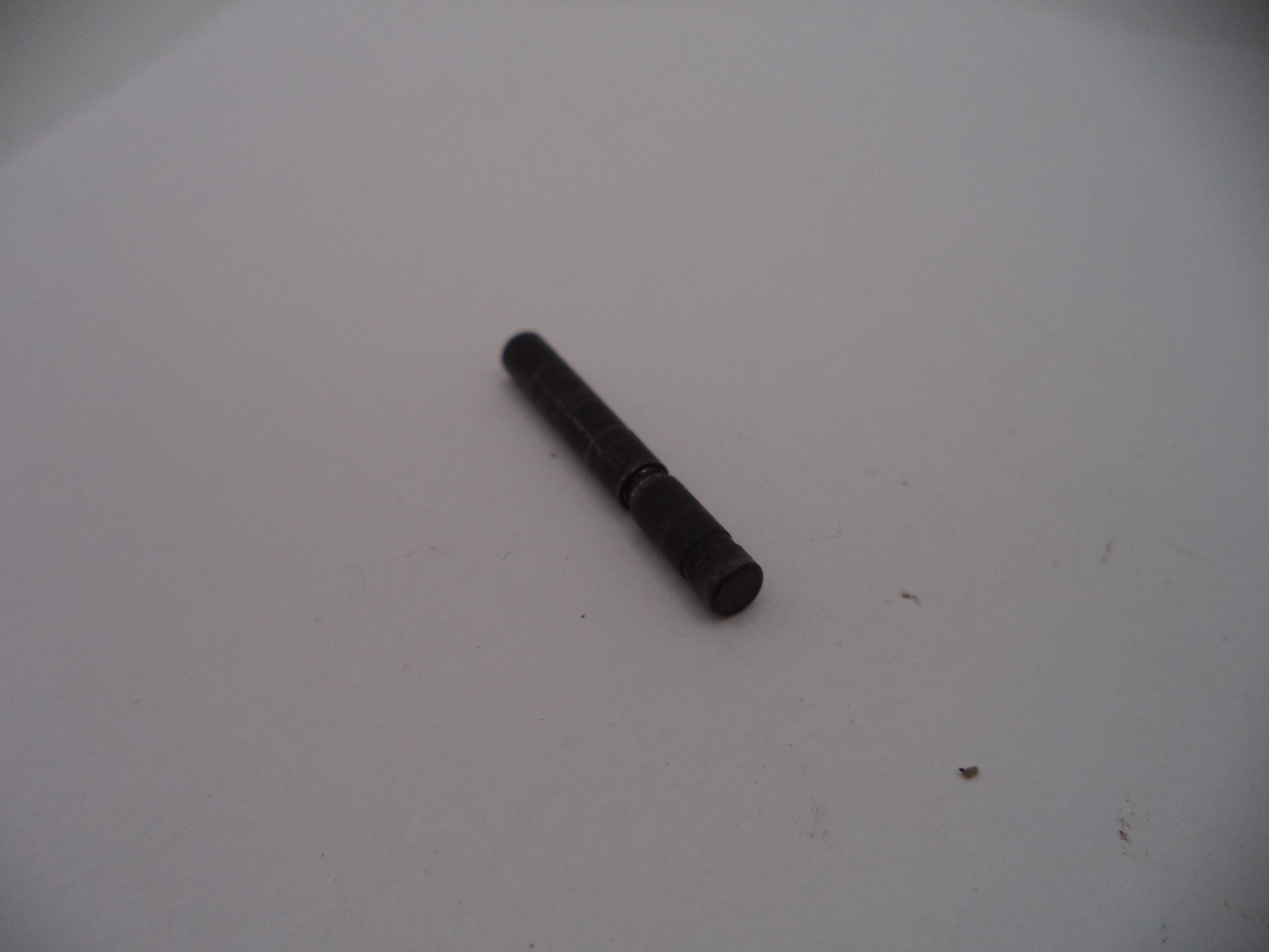 SD9VED Smith & Wesson Pistol SD9VE Trigger Pin 9 MM Used