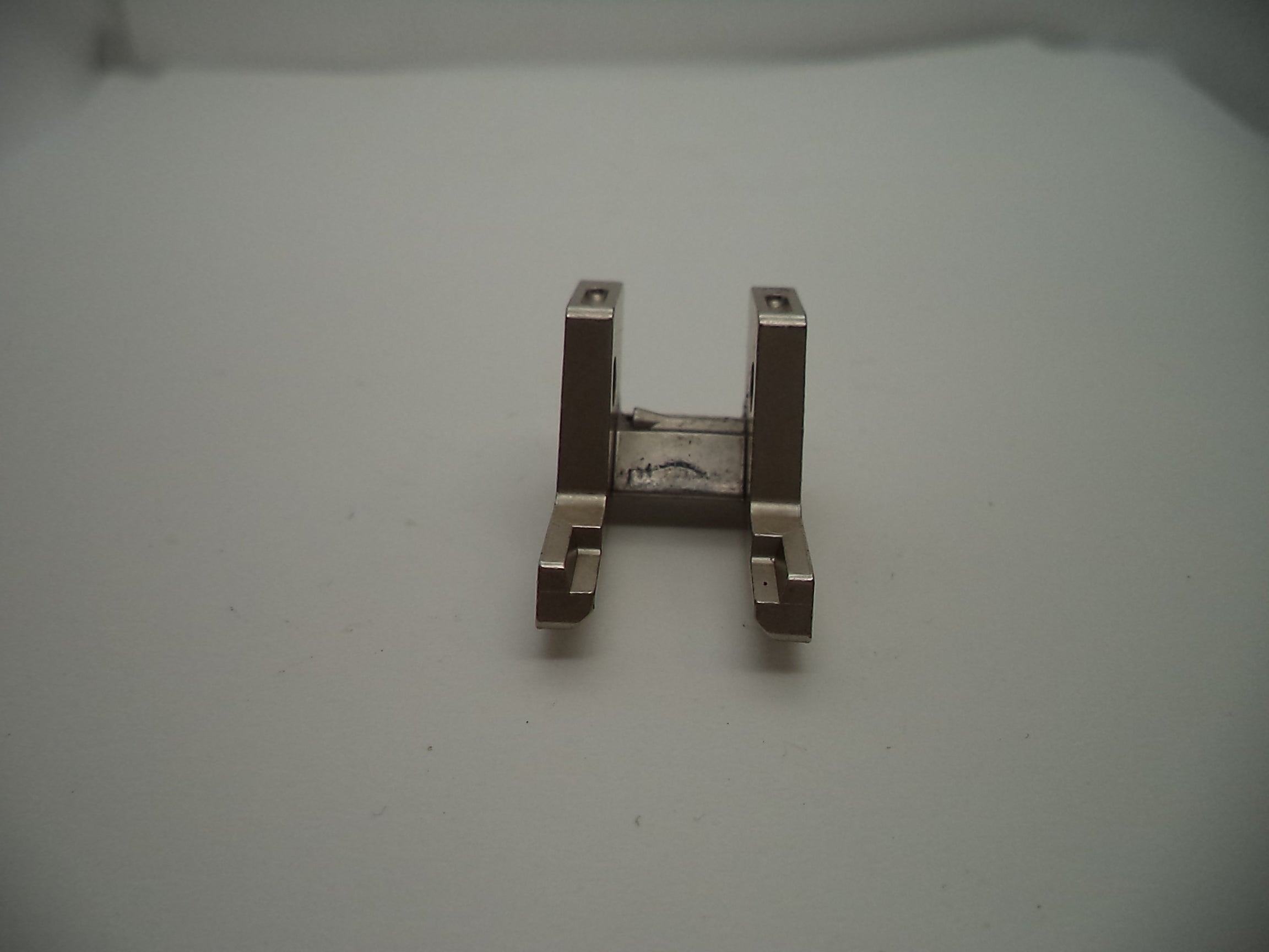 SW971 Smith & Wesson Pistol Model SW9VE 9 MM Locking Bolt Used Parts