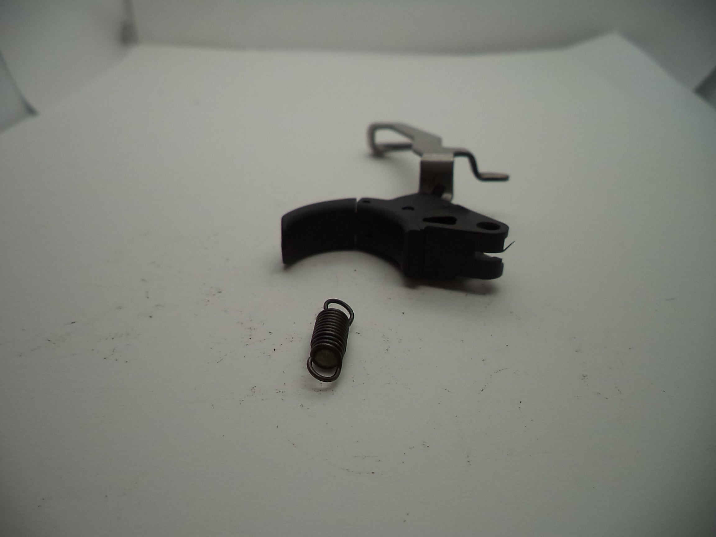 SW40V4 Smith & Wesson Model SW40V Trigger Bar Assembly Used .40 S&W