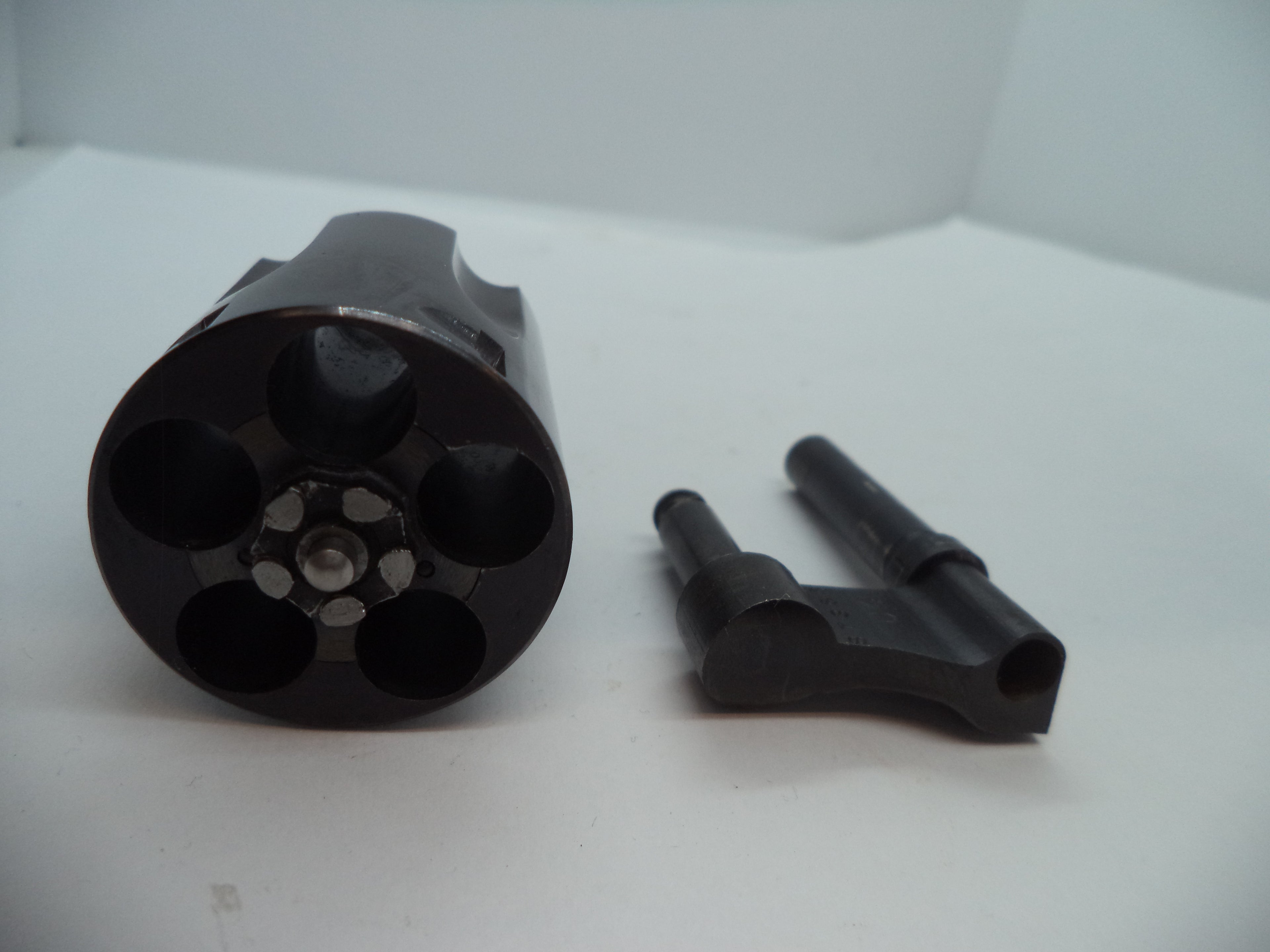 3761 S&W J Model 37 (Airweight) Cylinder Assembly w/Yoke Blue Steel .38 Special