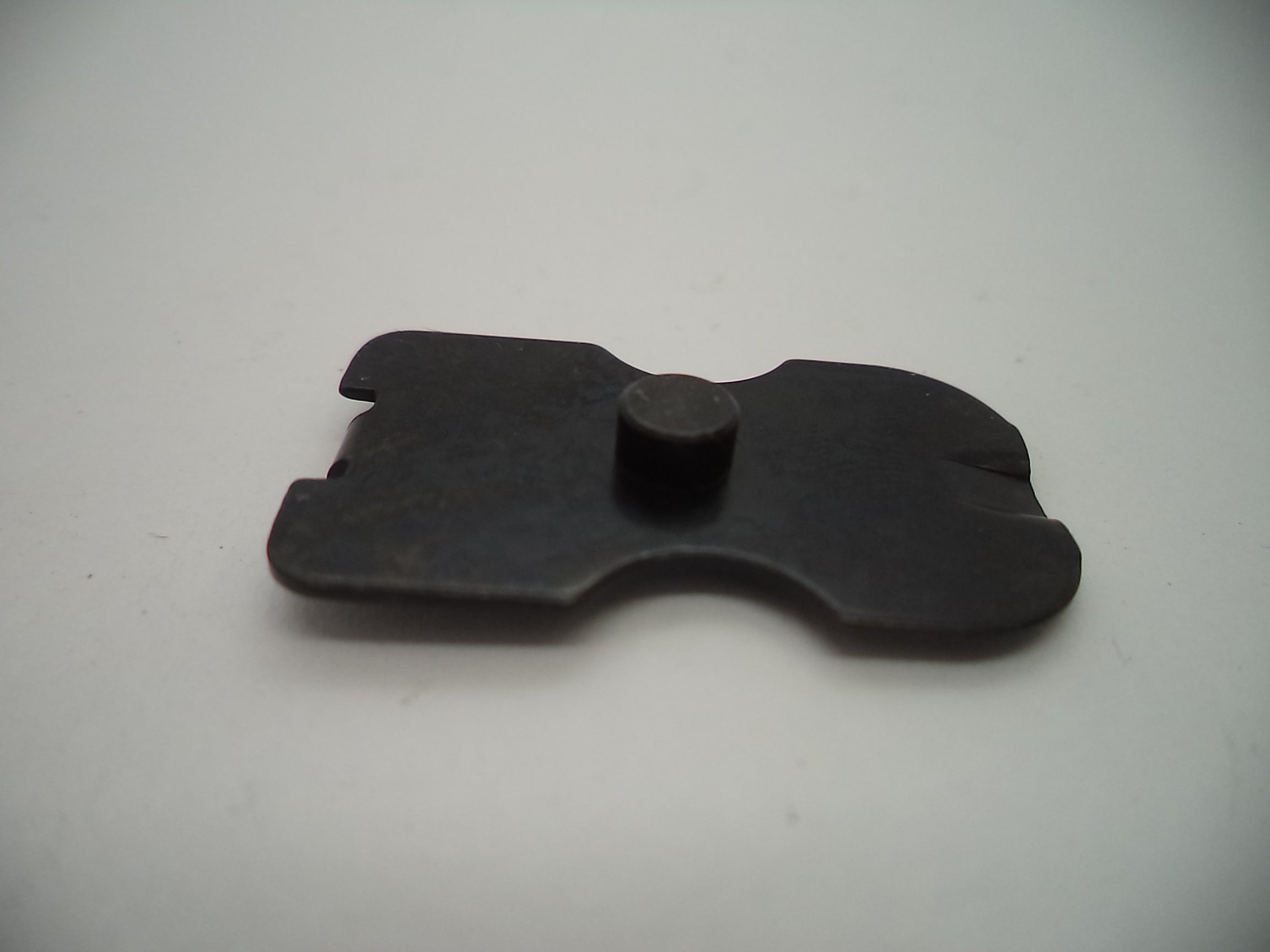 Smith & Wesson M&P Magazine Buttplate Catch 9mm/40 | OEM 390160000