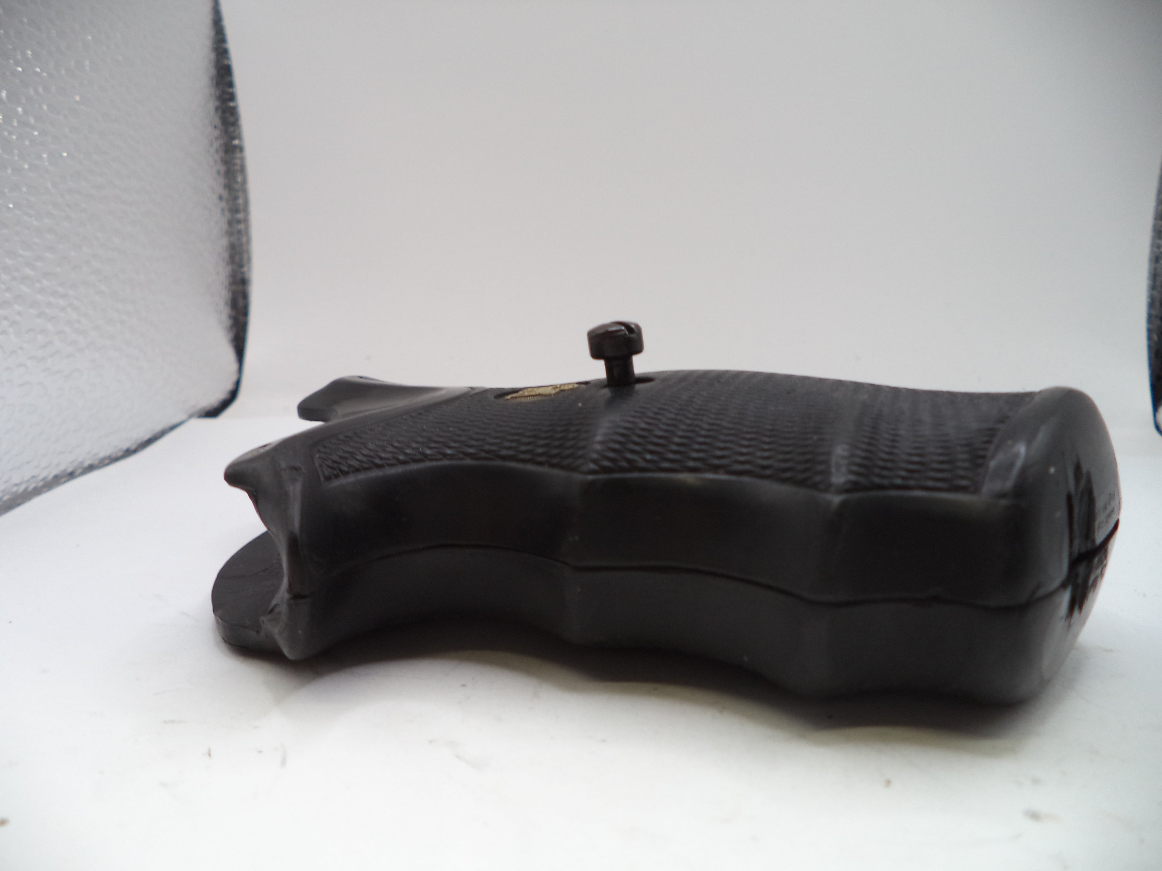 Pachmayr Gripper Square Butt Grips for S&W K & L Frame Revolvers - GR6