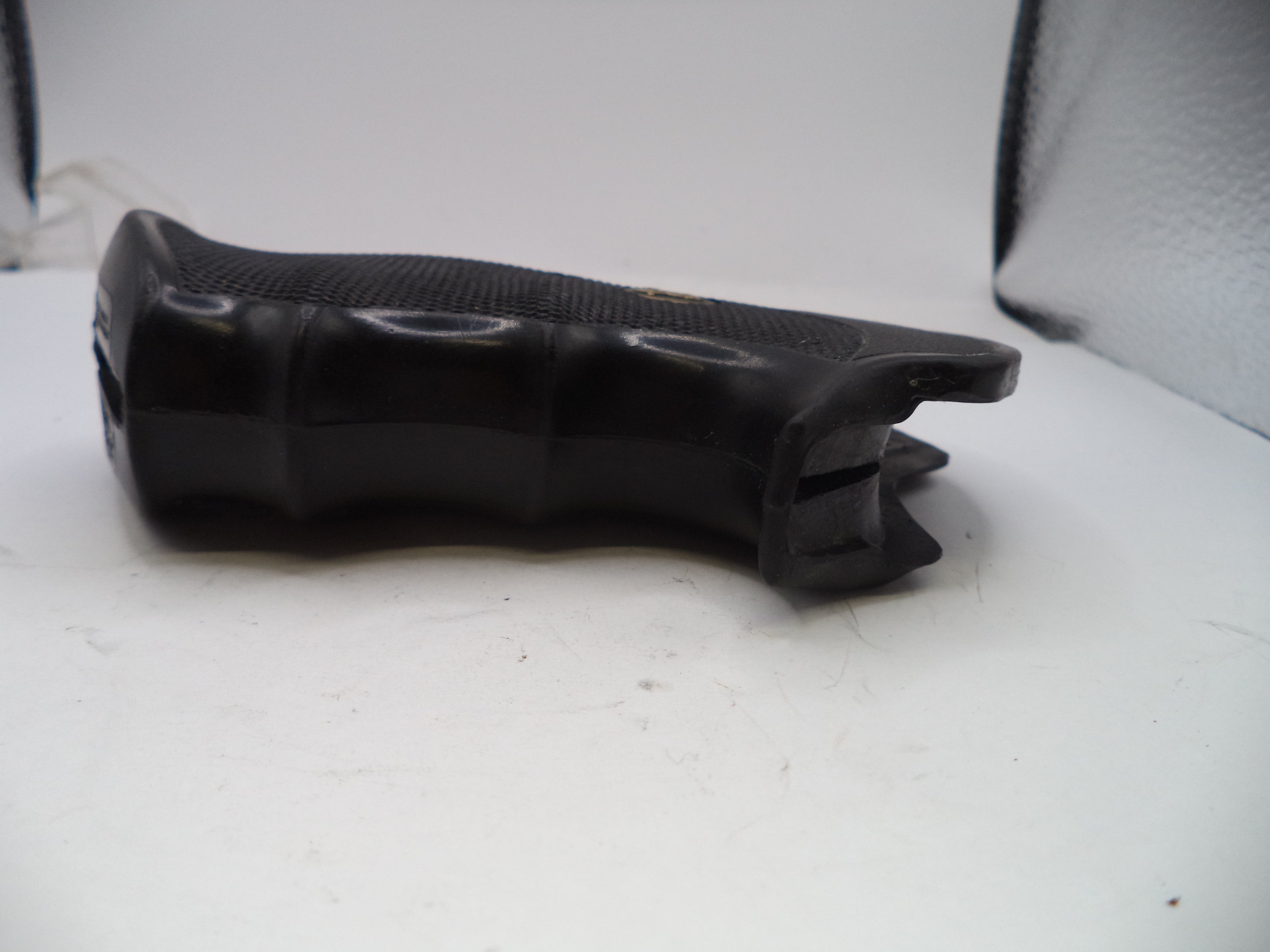 Pachmayr Gripper Square Butt Grips for S&W K & L Frame Revolvers - GR7