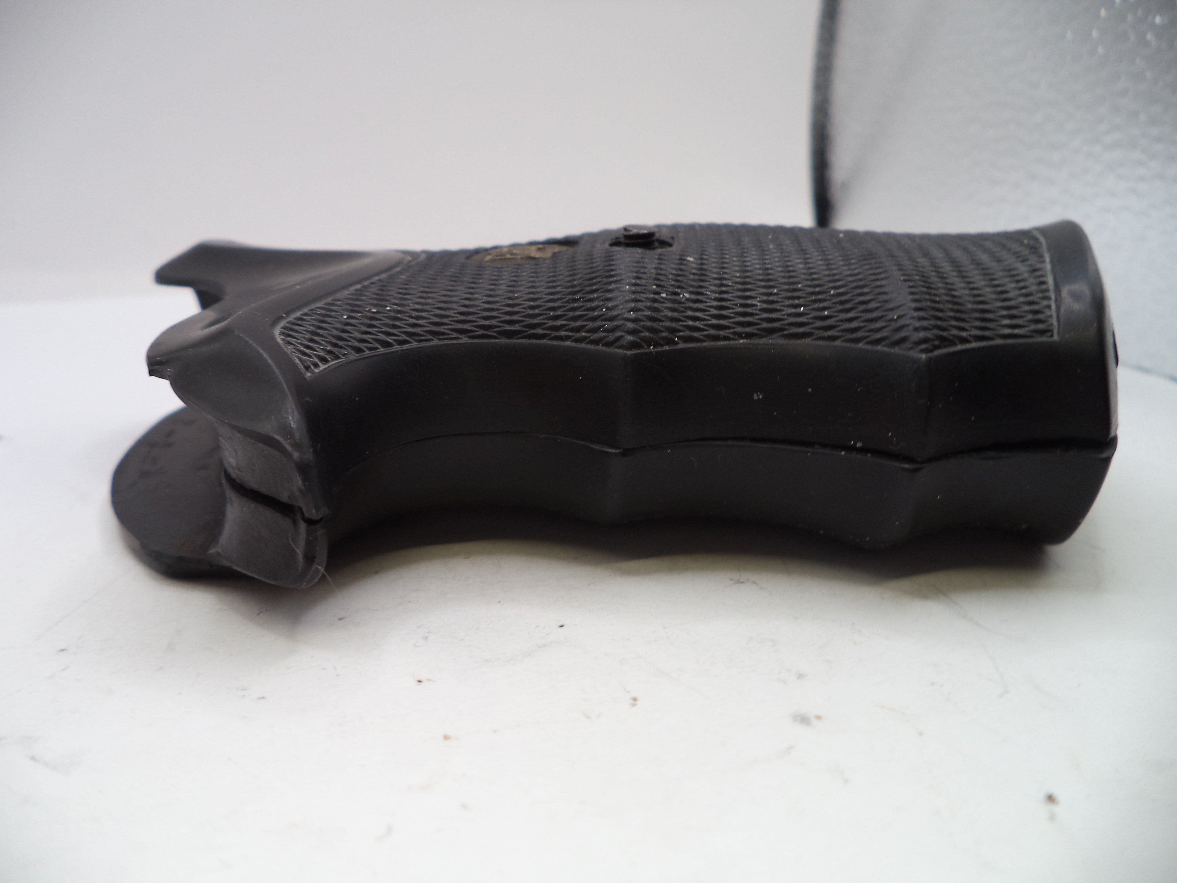 Pachmayr Gripper Round Butt Grips for S&W K & L Frame Revolvers Used - GR10