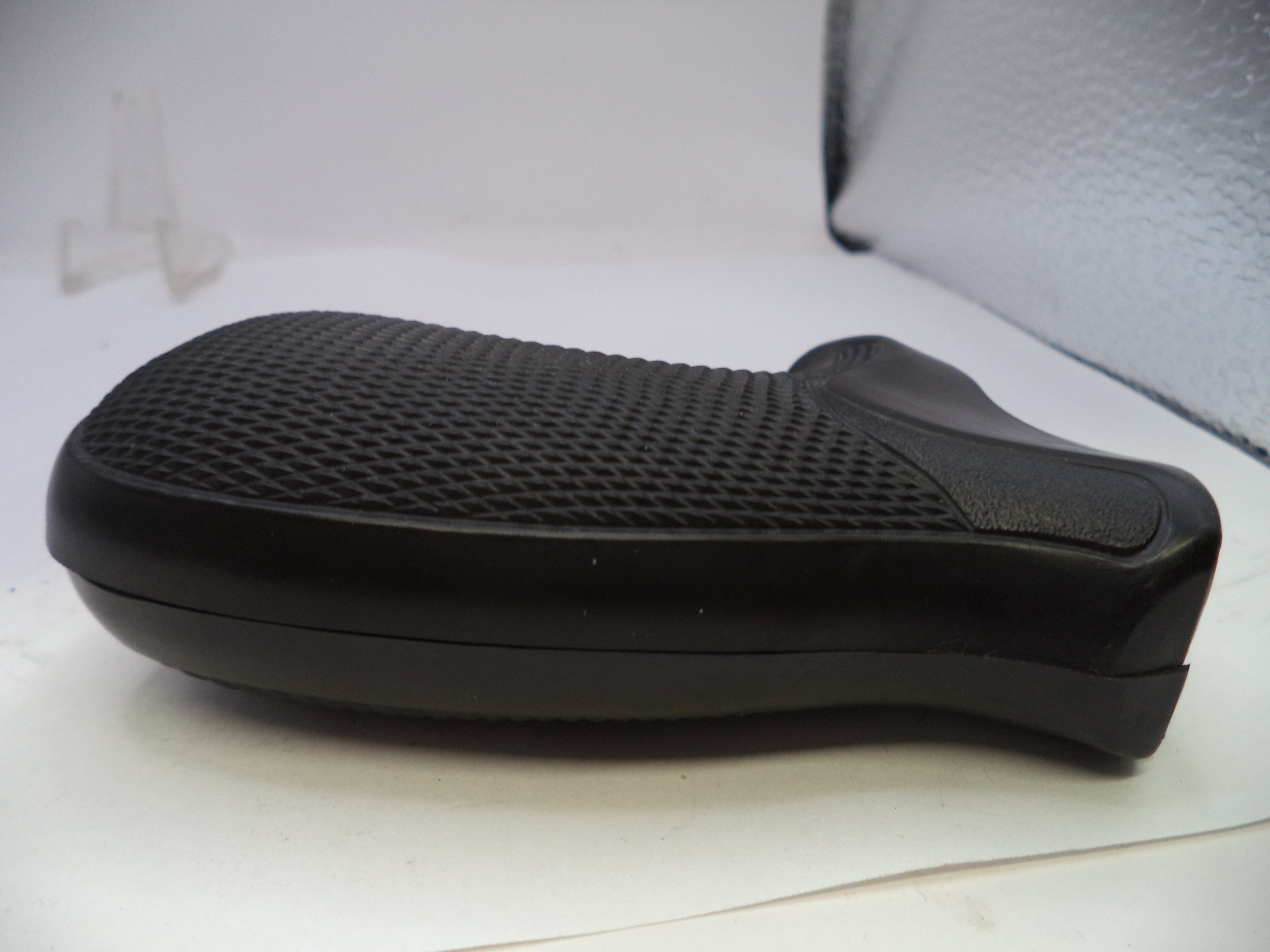 Smith & Wesson K & L Frame Pachmayr Presentation Compac Round Butt Black Rubber Grips - GR19