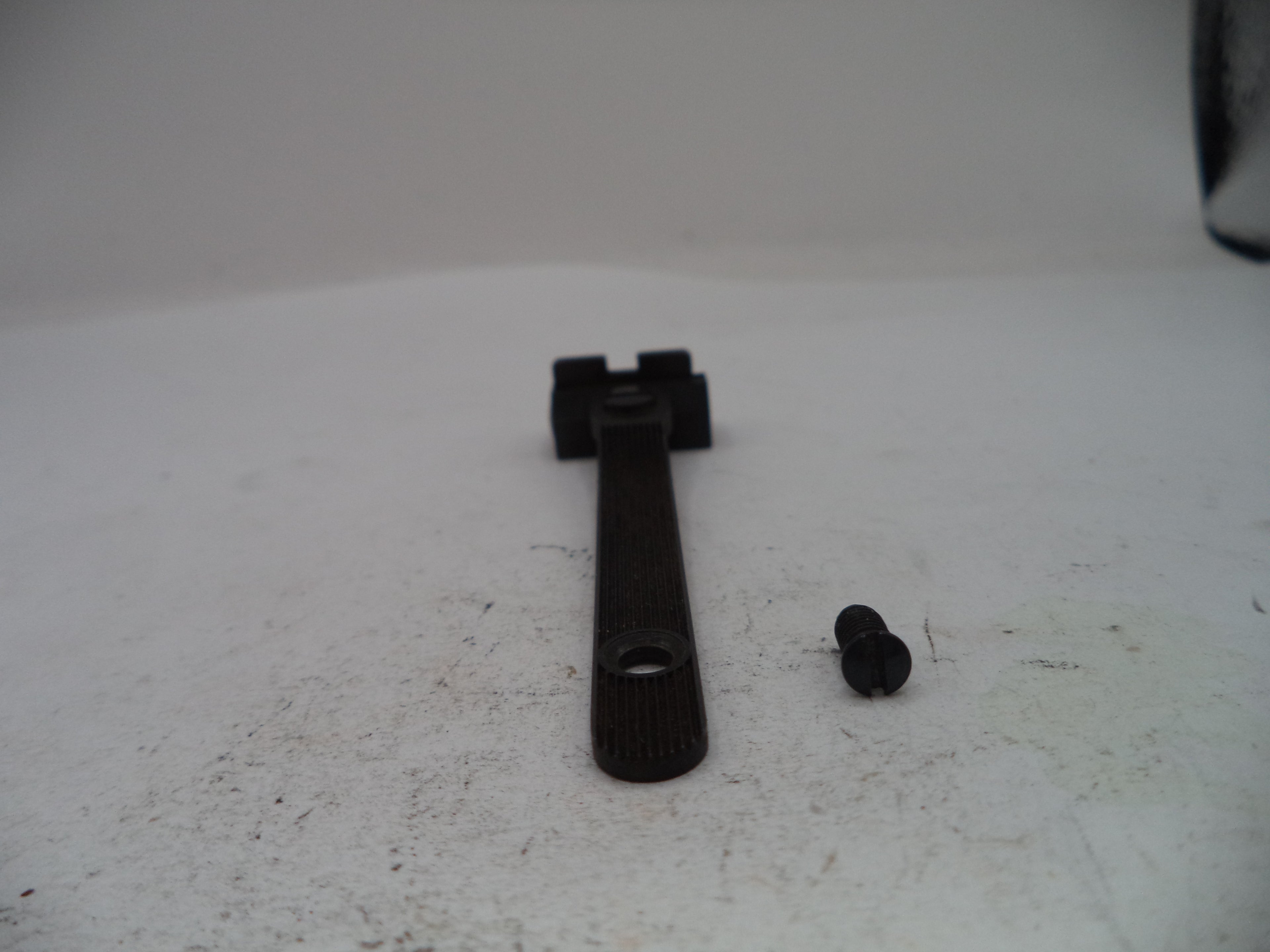 Smith & Wesson 686-5 L-Frame .357 Magnum Rear Adjustable Sight White Outline 686166A