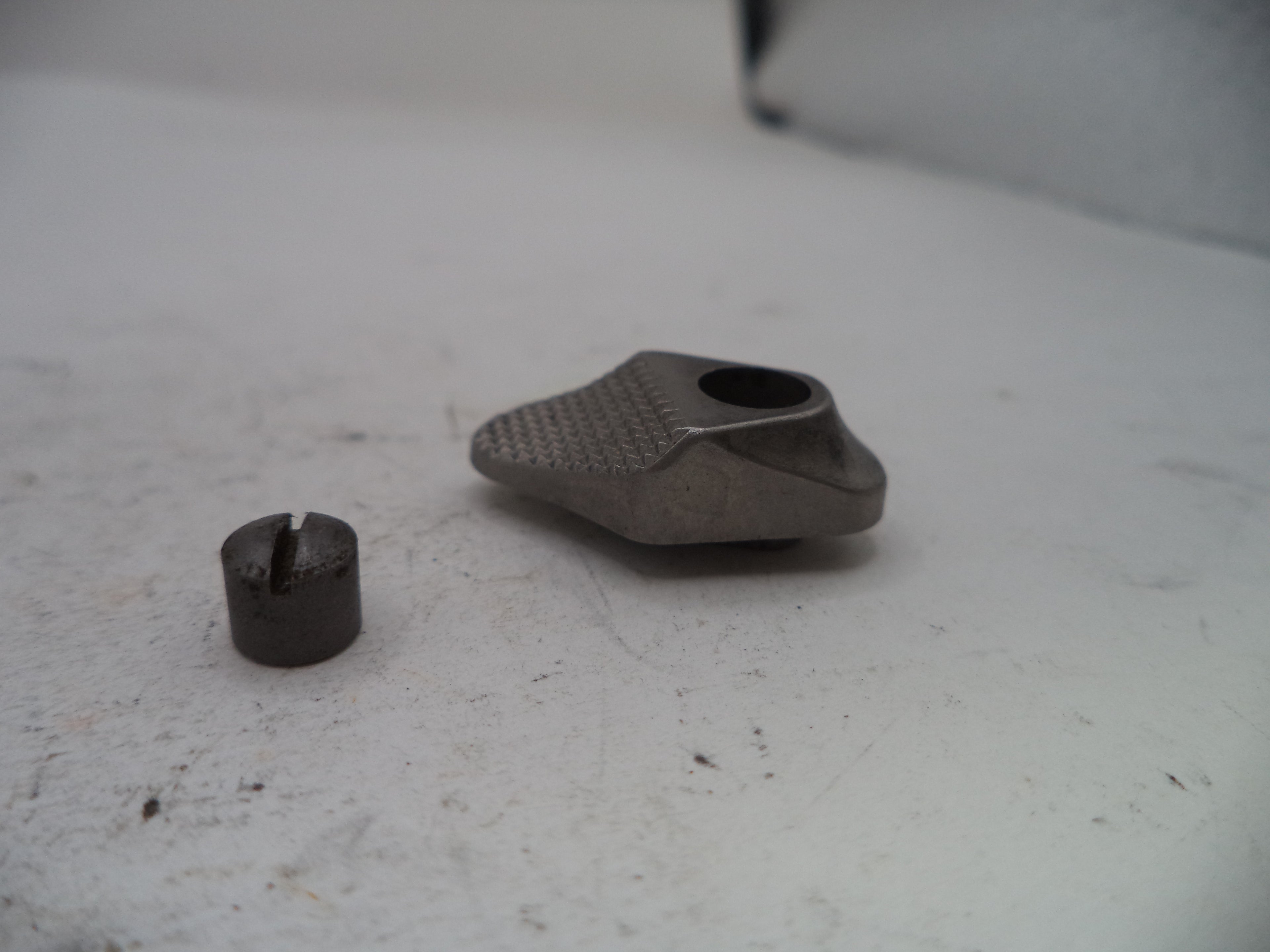 Smith & Wesson L Frame Model 686 Thumb Piece & Nut - Part# 686181