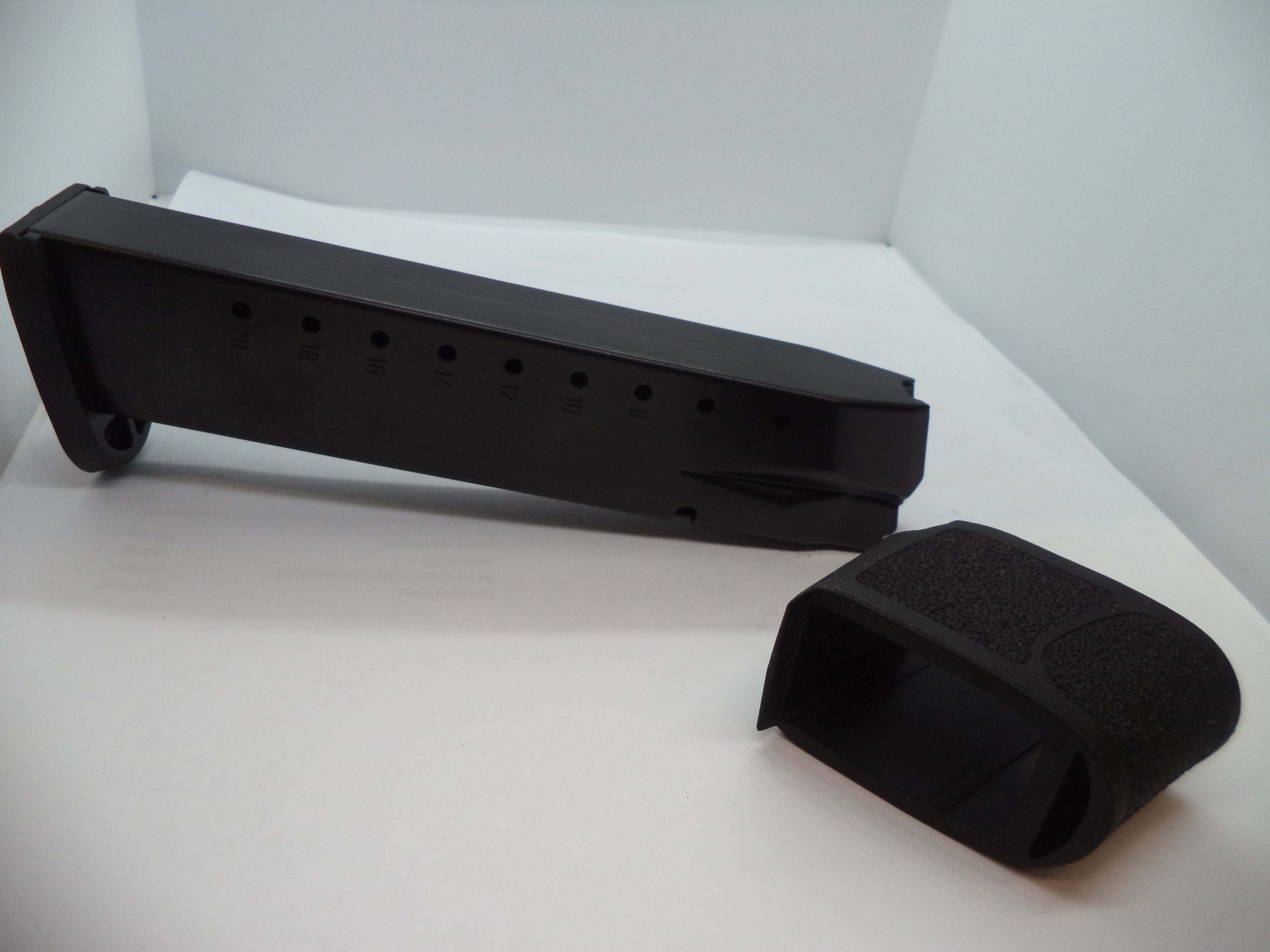 Smith & Wesson M&P 40 Magazine 20-Round Extended - .40 S&W - Fits Full Size/Compact/FPC - Factory OEM