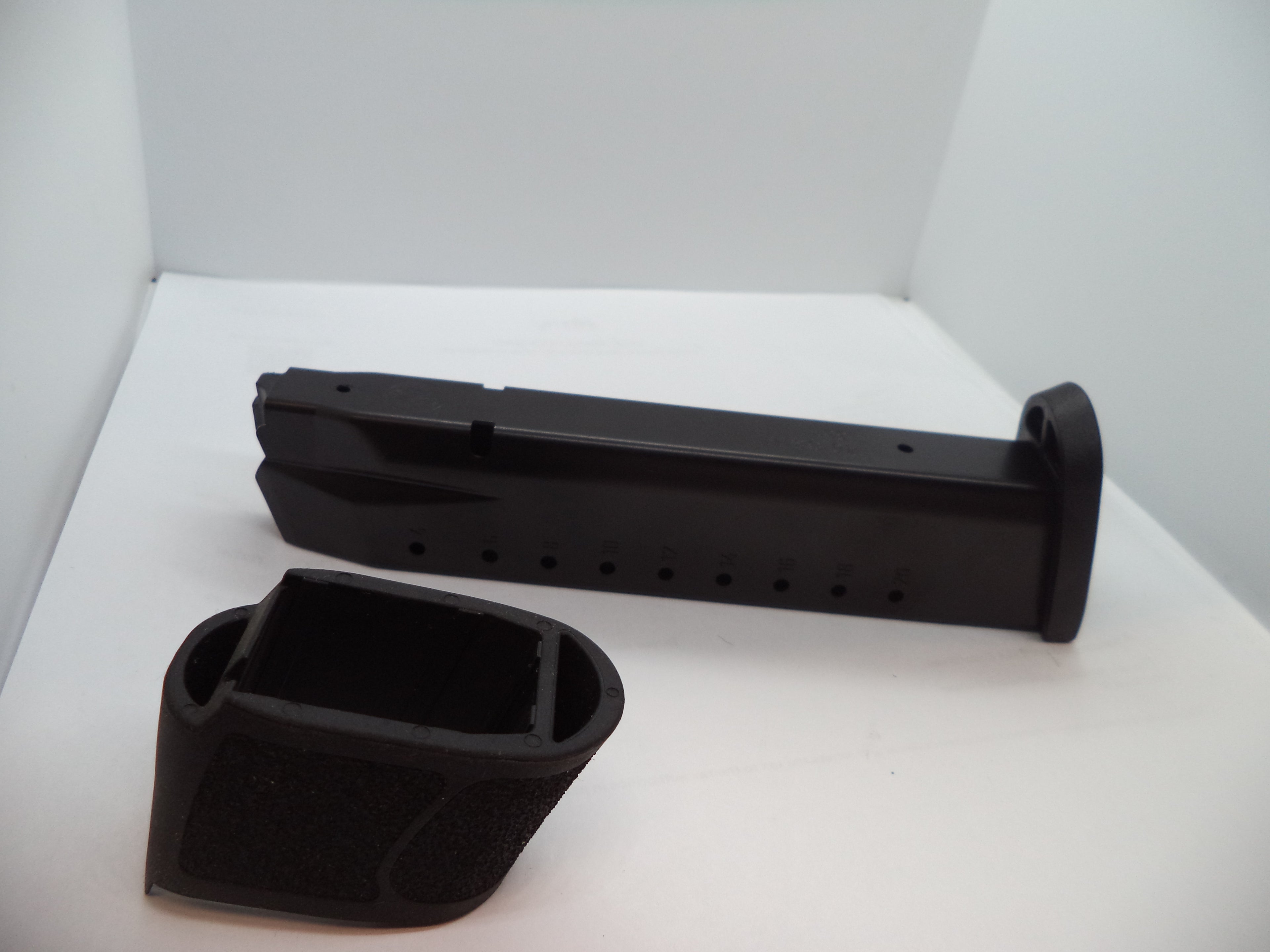 Smith & Wesson M&P 40 Magazine 20-Round Extended - .40 S&W - Fits Full Size/Compact/FPC - Factory OEM