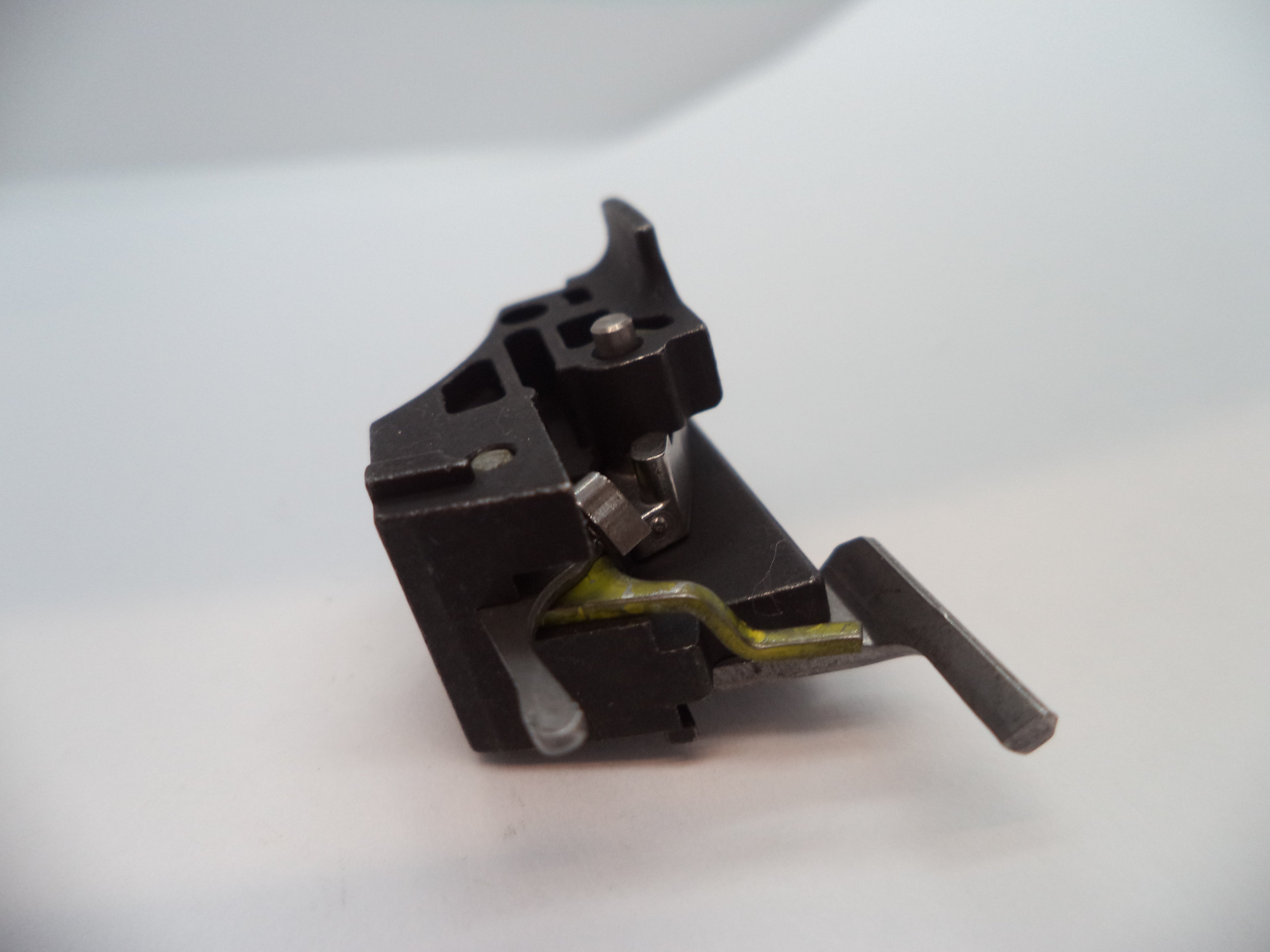 Smith & Wesson M&P 1.0 Sear Housing Block No Thumb Safety 423690000