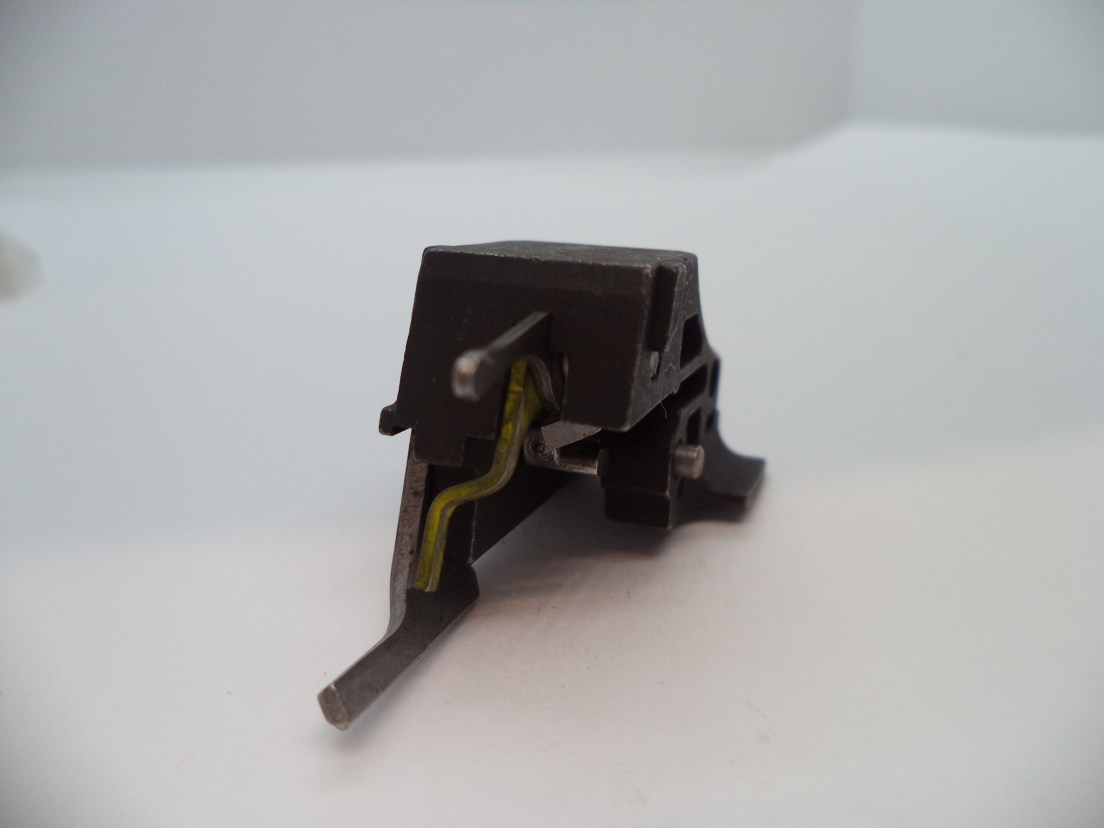 Smith & Wesson M&P 1.0 Sear Housing Block No Thumb Safety 423690000