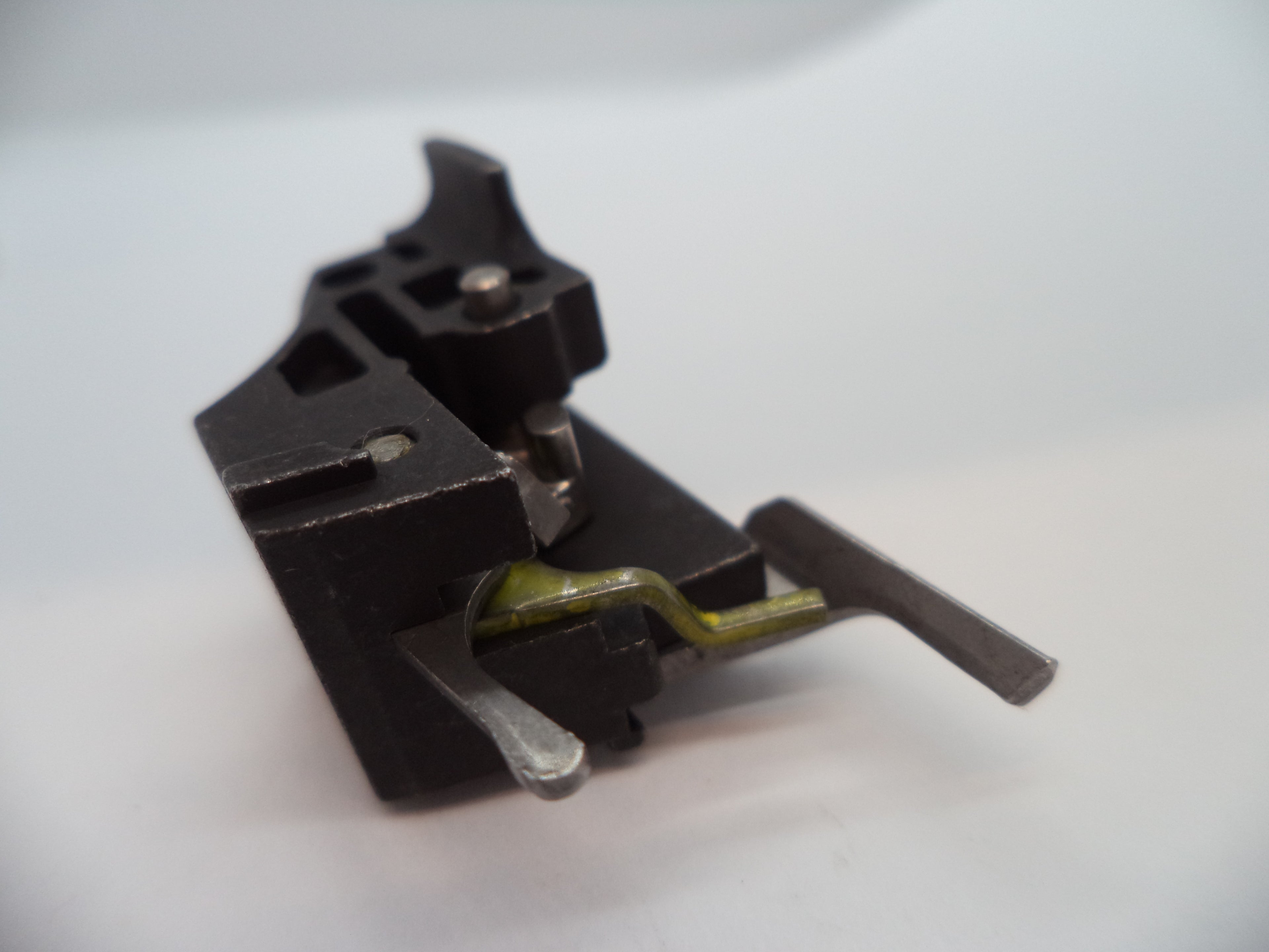 S&W M&P 1.0 Sear Housing Block – No Thumb Safety (NTS) | Part# 423690000
