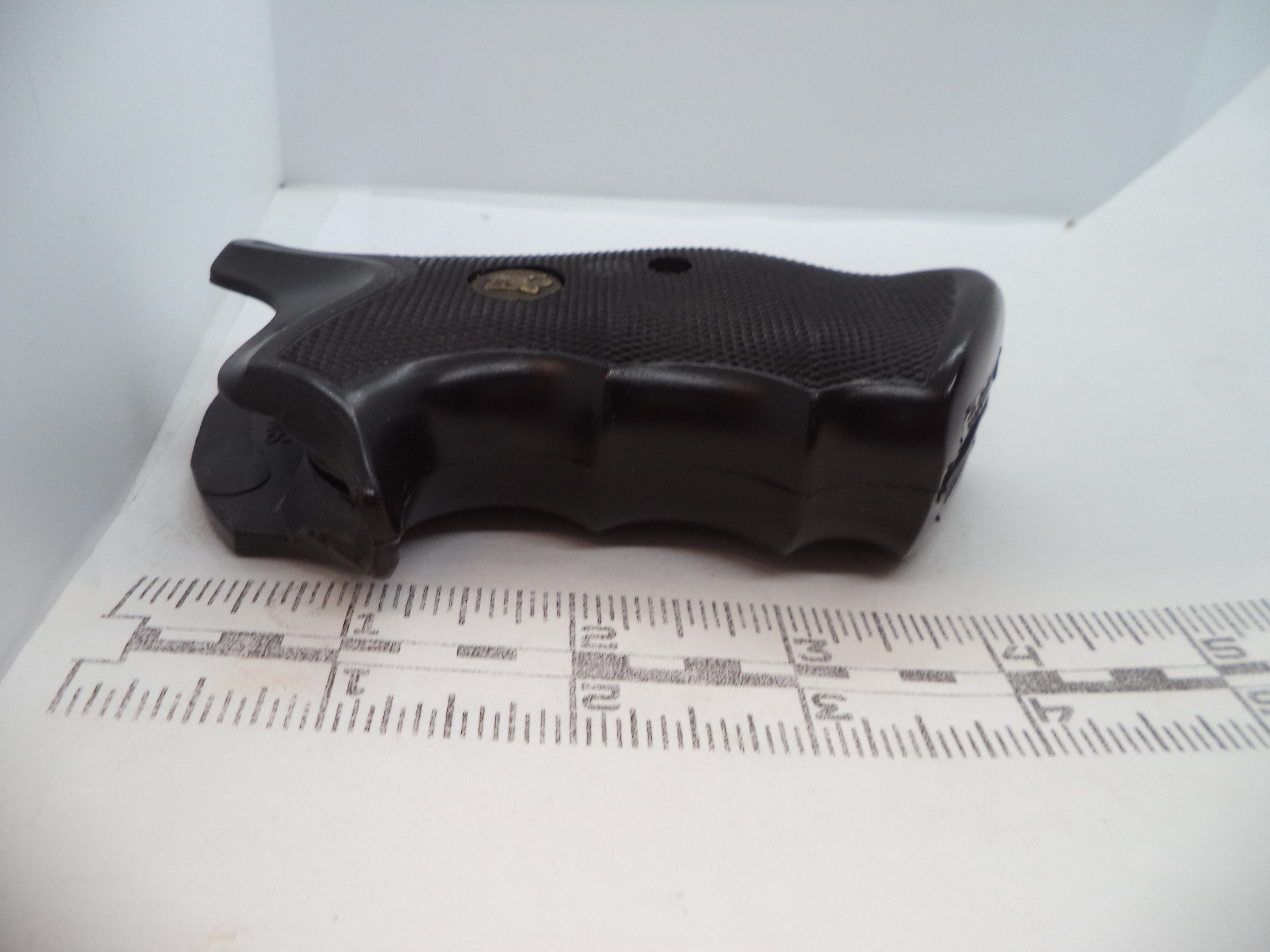 Smith & Wesson K Frame Model 19 Pachmayr Gripper .357 Magnum Square Butt Used Part G2