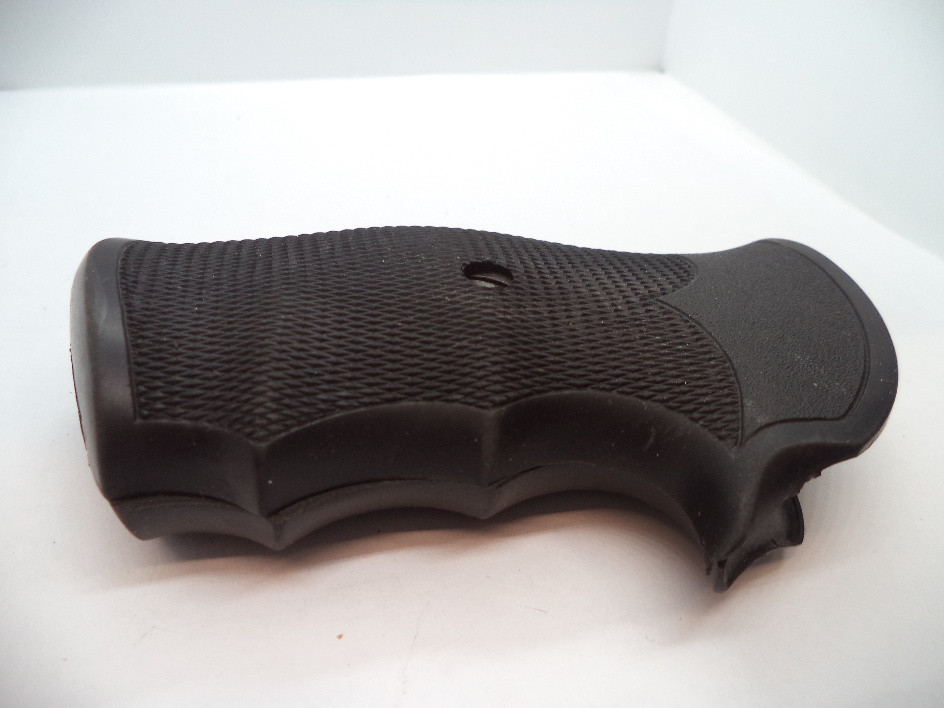 GR2 Smith & Wesson K Model 66 Pachmayr Gripper Rubber Square Butt .357 Magnum