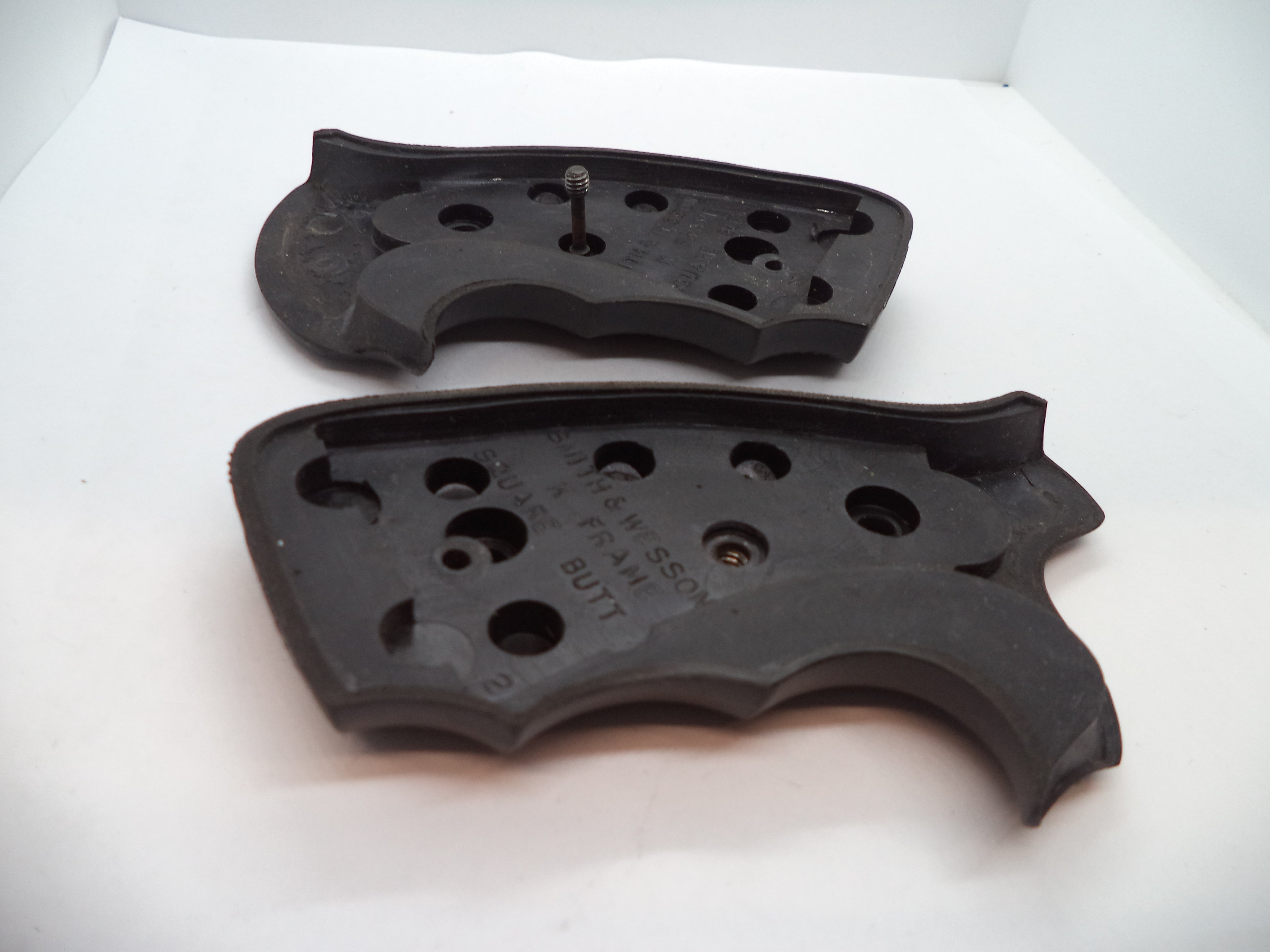 GR2 Smith & Wesson K Model 66 Pachmayr Gripper Rubber Square Butt .357 Magnum