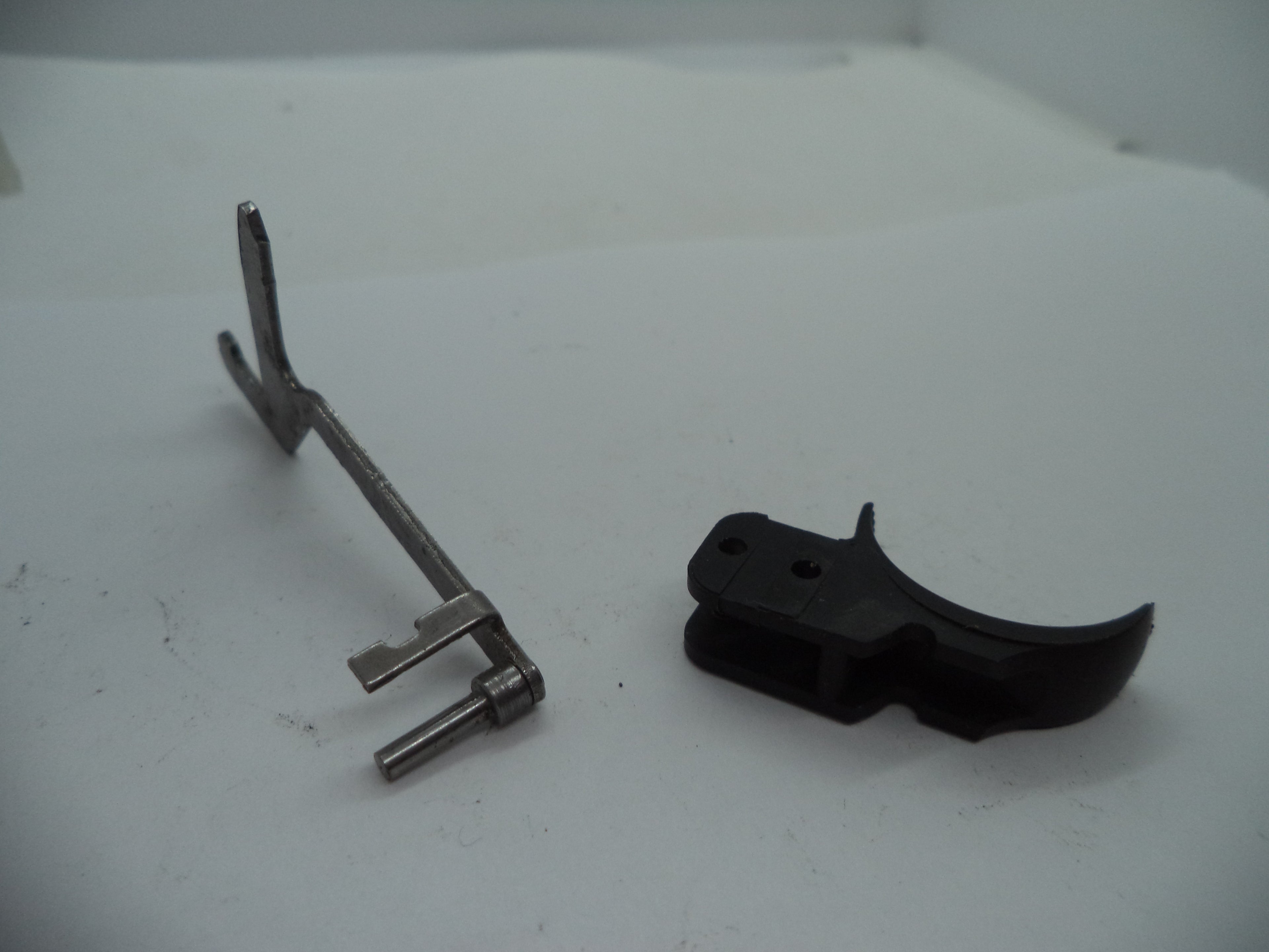 22A1E S&W Pistol Model 22A .22 Long Rifle Trigger & Bar Used Part