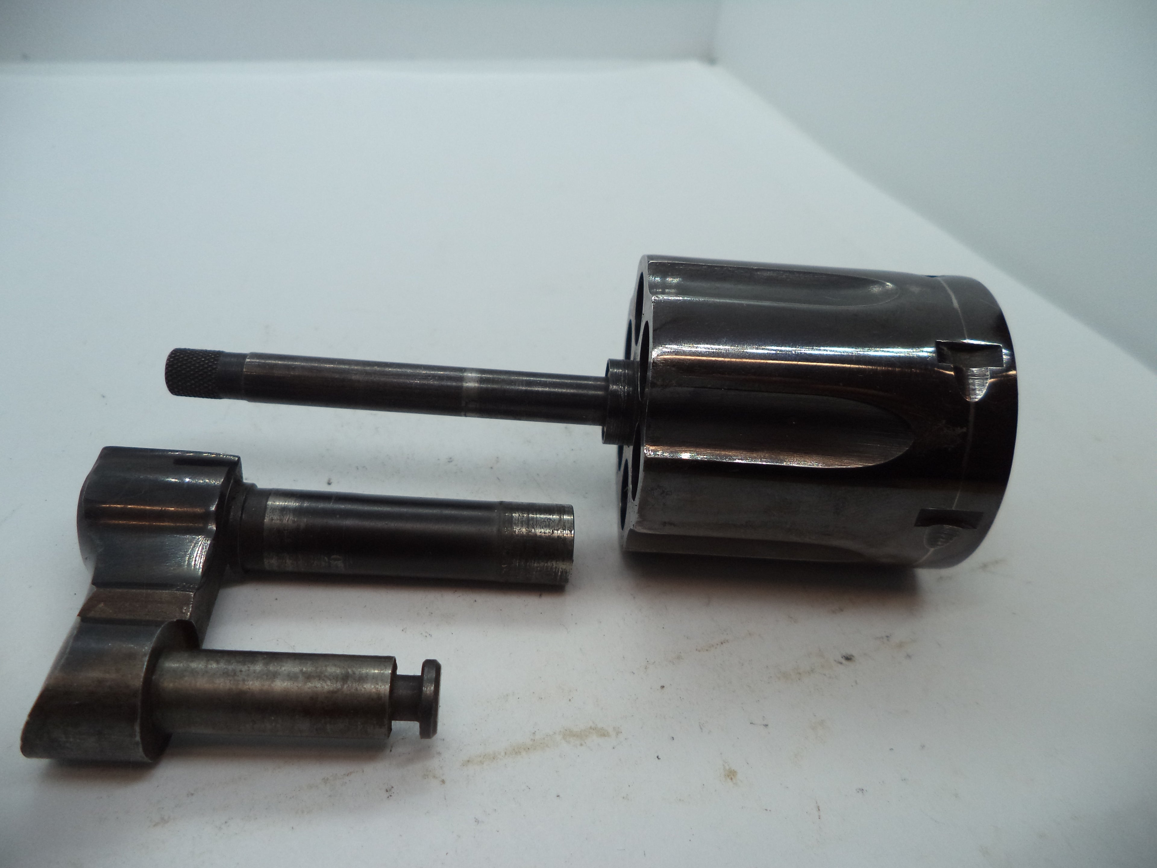 Smith & Wesson K Frame Model 10-7 Cylinder Assembly & Yoke Blue 6 Shot .38 Special Used 1076A