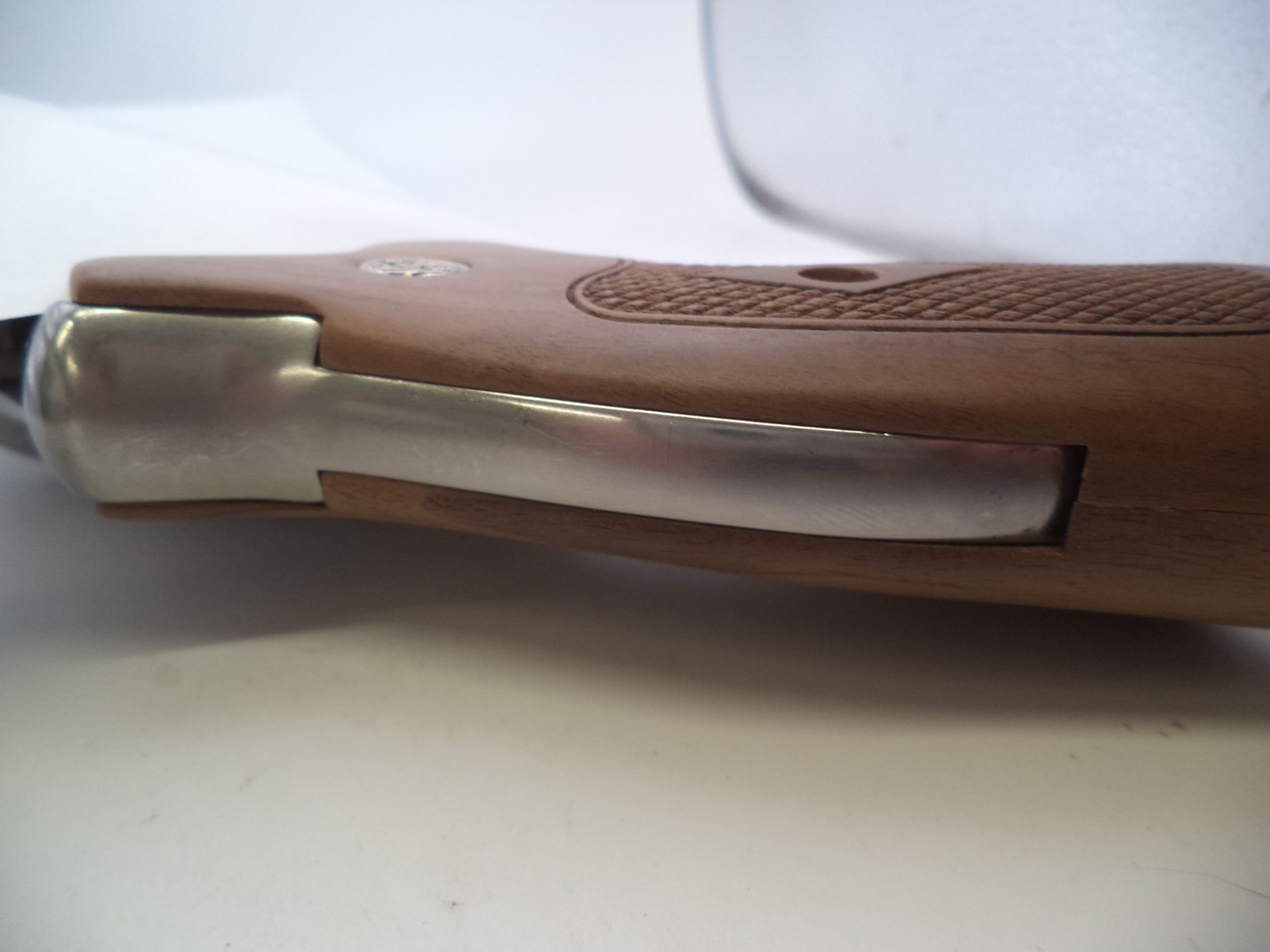 Smith & Wesson N Frame Walnut Target Grips Round Butt Only - 248700000