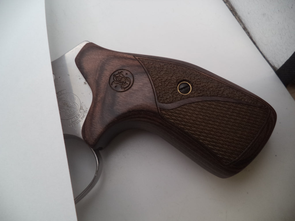 411740000 Smith & Wesson J Frame All Models Stipple Grips w/ Logo Round Butt