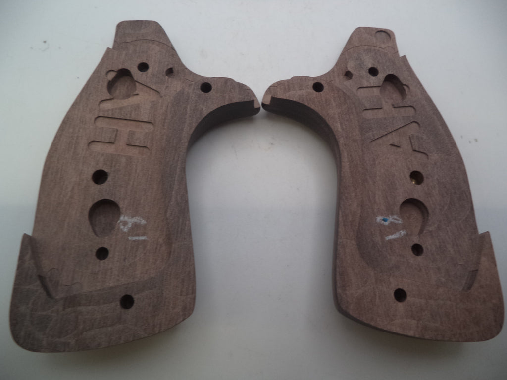 411740000 Smith & Wesson J Frame All Models Stipple Grips w/ Logo Round Butt