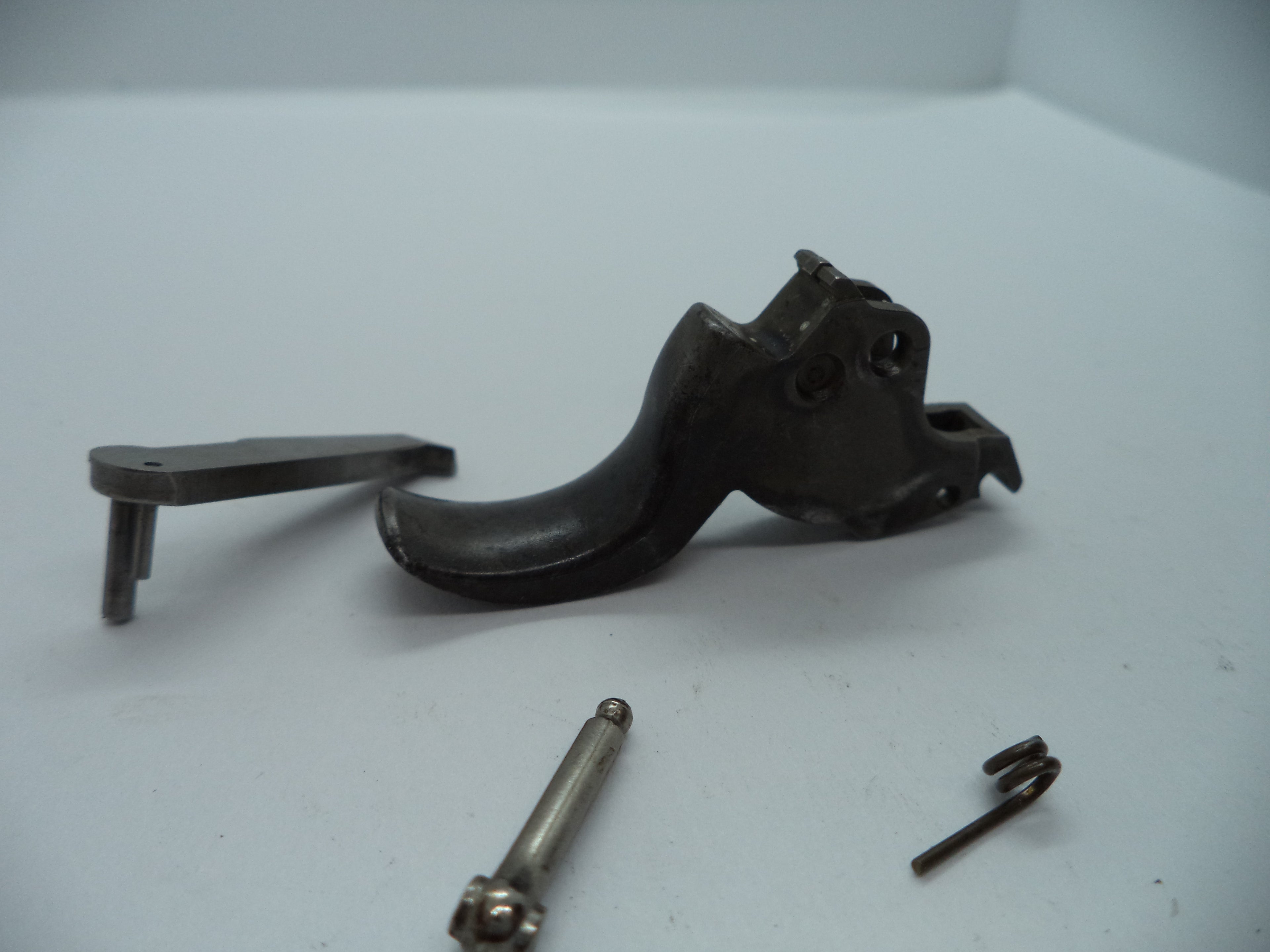 Smith & Wesson Model 629-6 Trigger Assembly | .400" Wide Spur MIM | .44 Magnum OEM Part 629191