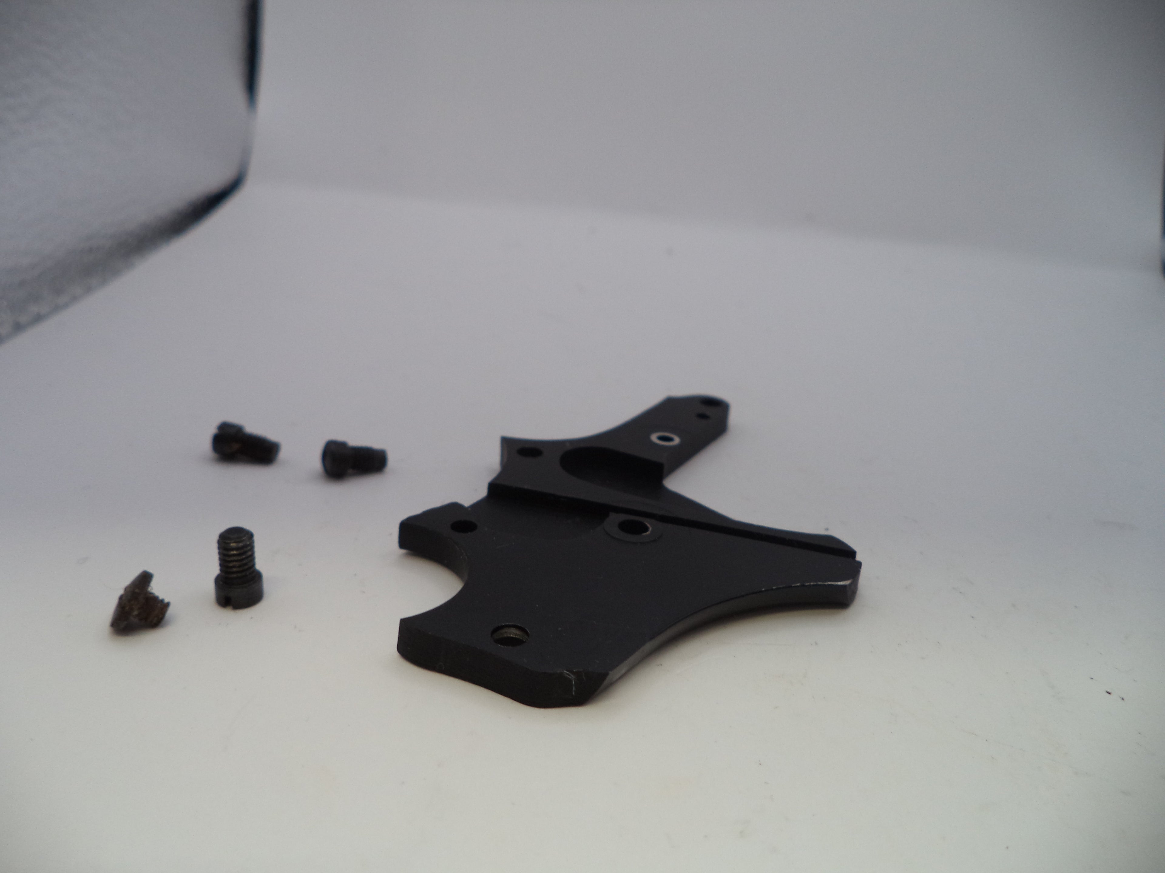 P37V8 S&W J Frame Pre Model 37 (Airweight) Side Plate & Screws .38 Special ctg.