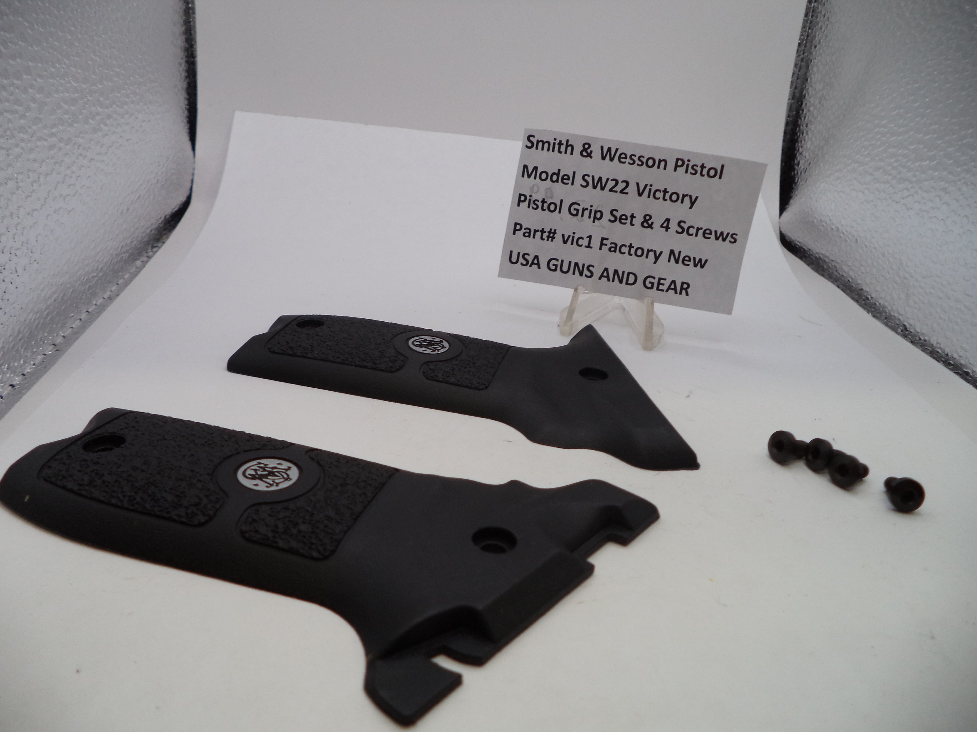 S&W SW22 Victory Pistol Grip Set with 4 Screws .22 LR vic1