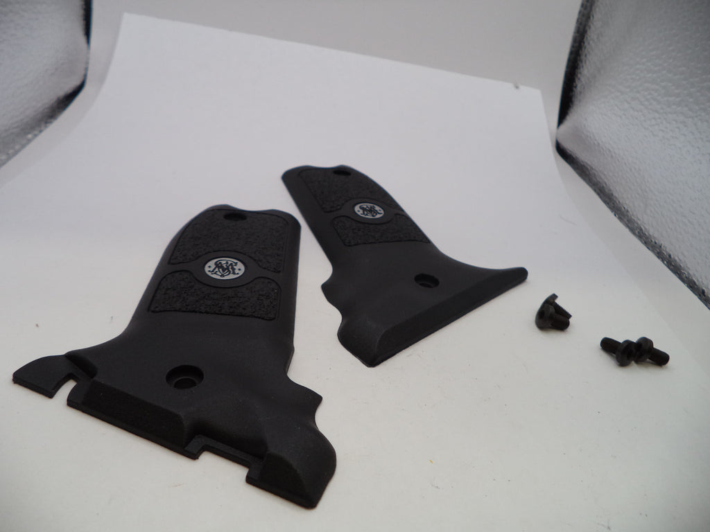 S&W SW22 Victory Pistol Grip Set with 4 Screws .22 LR vic1
