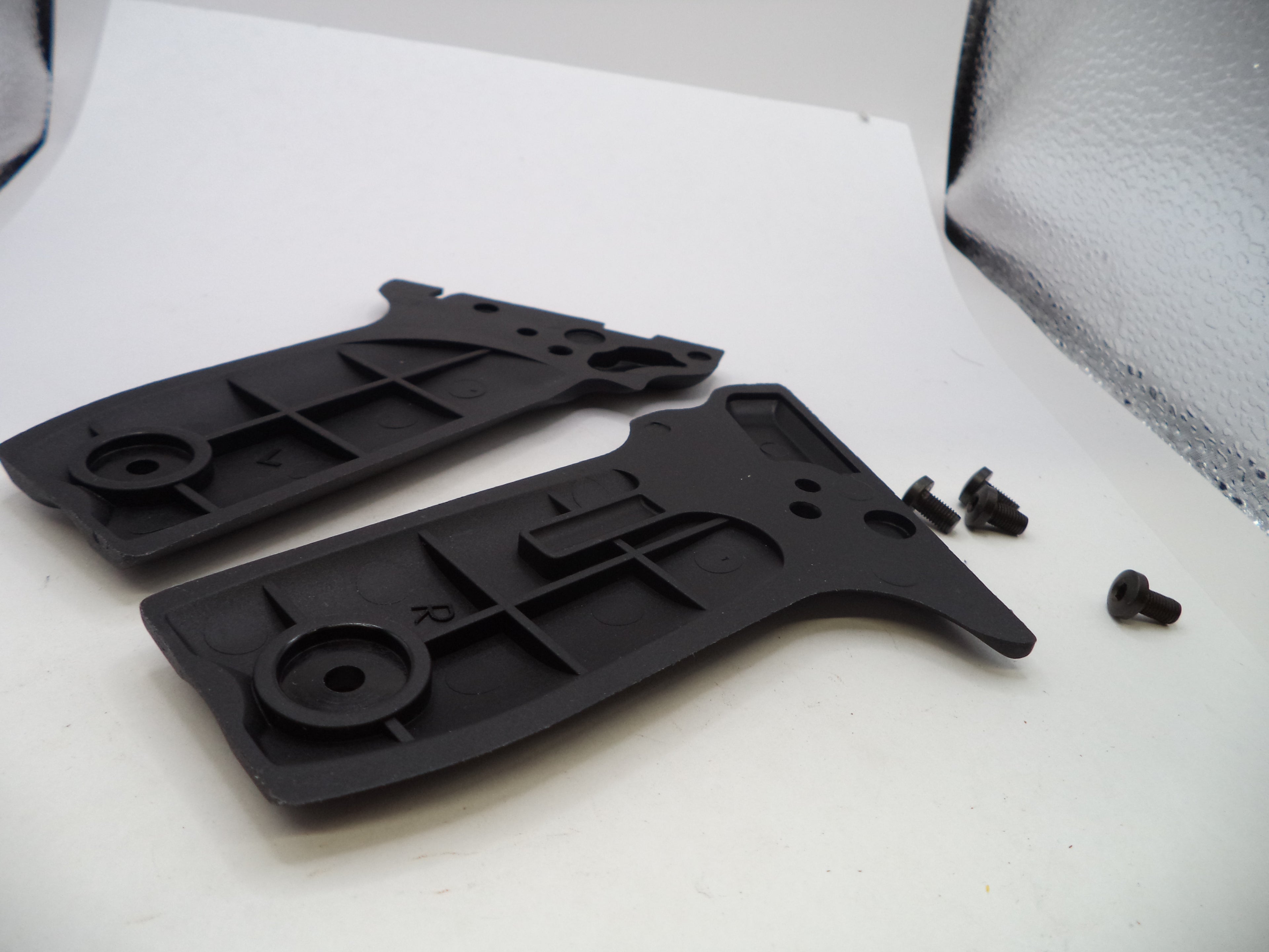 S&W SW22 Victory Pistol Grip Set with 4 Screws .22 LR vic1