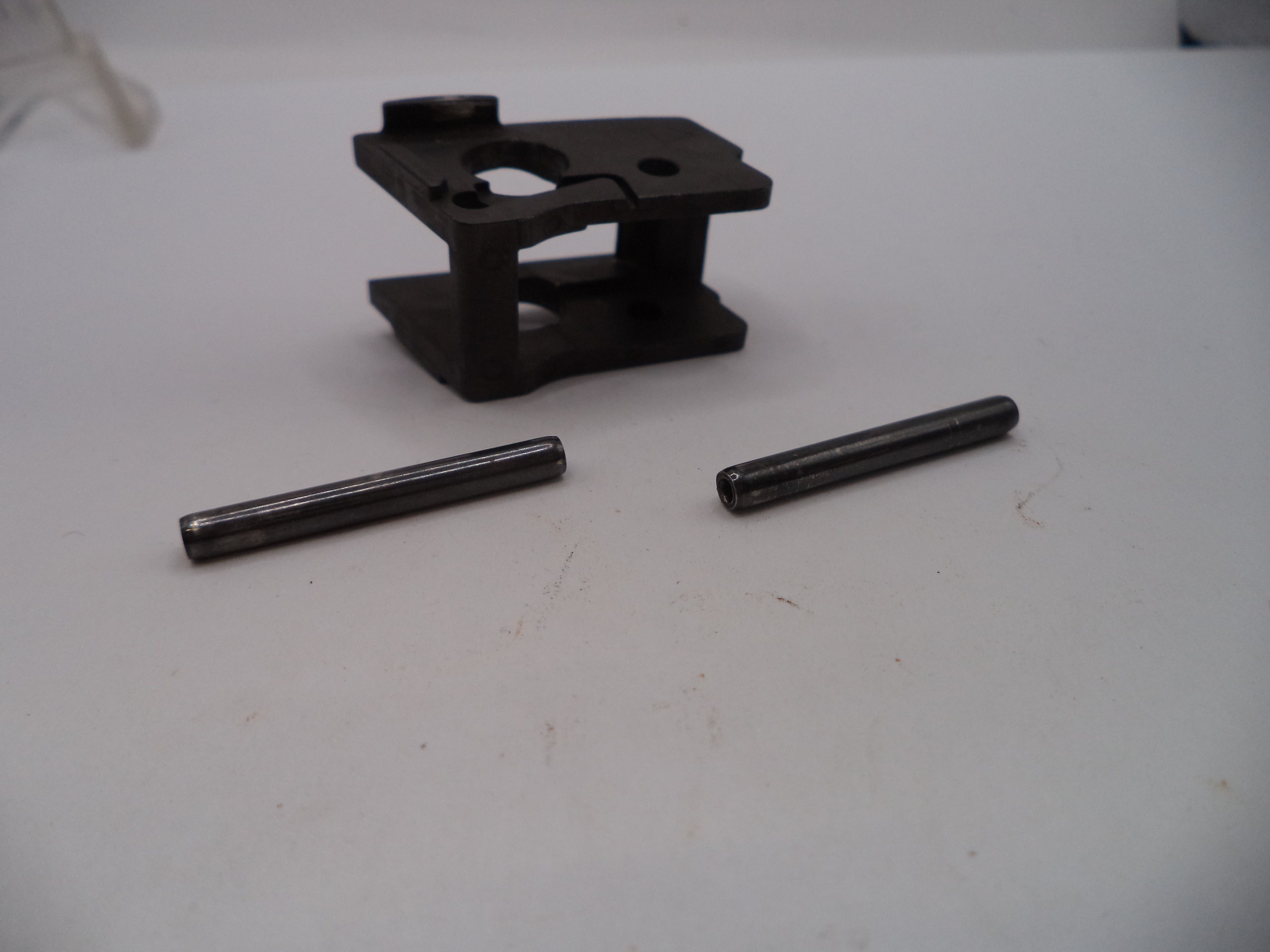S&W Pistol M&P .40C Locking Block w/Pins .40 S&W MP4015G1