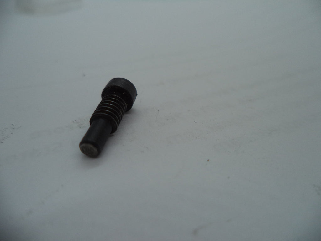 173 S&W K Frame Model K22 (4-Screw)Strain Screw Square Butt  .22 Long Rifle ctg.