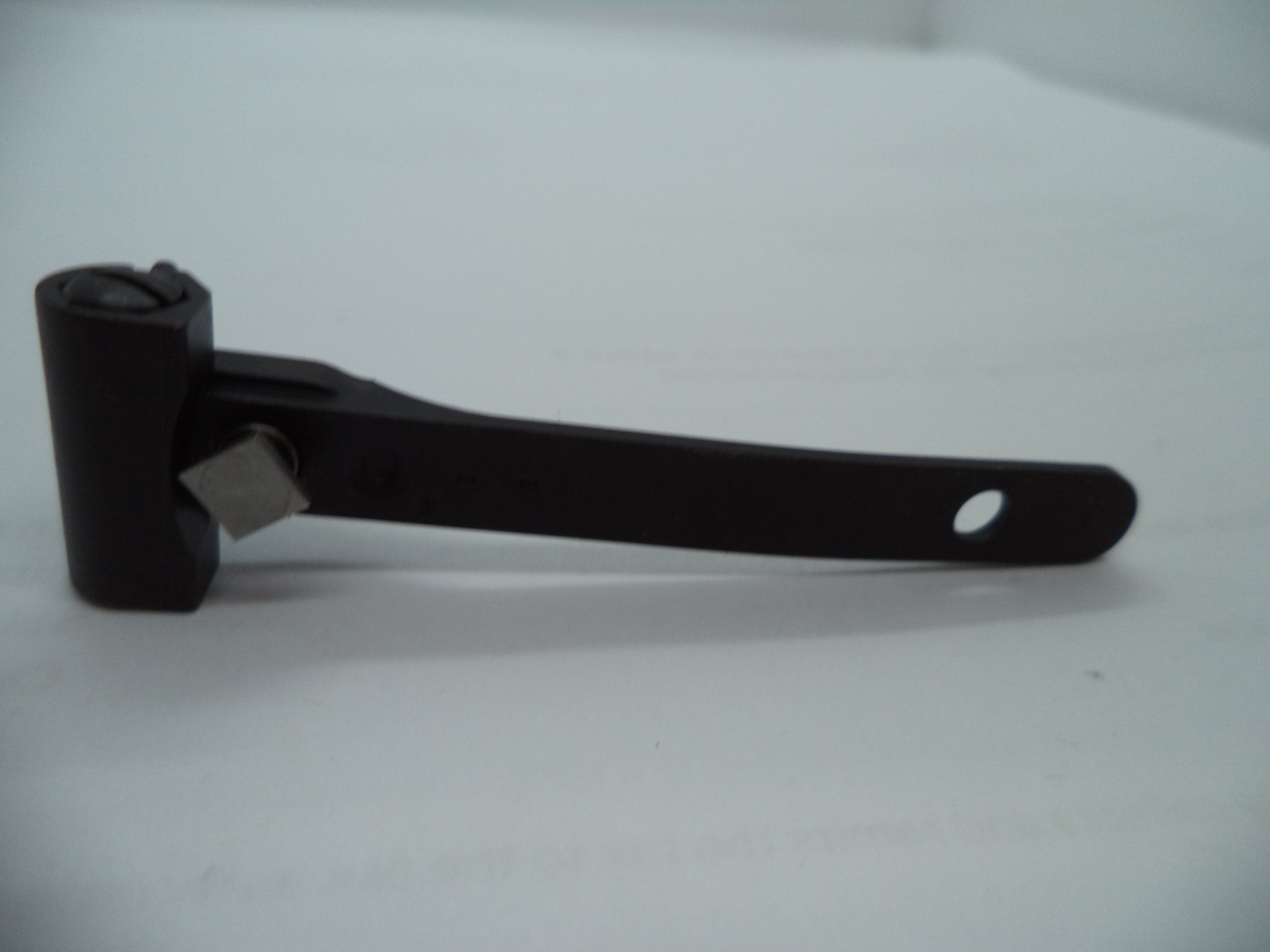 Smith & Wesson L Frame 686 Plus Rear Sight Assembly - 1.835" White Outline 226060000