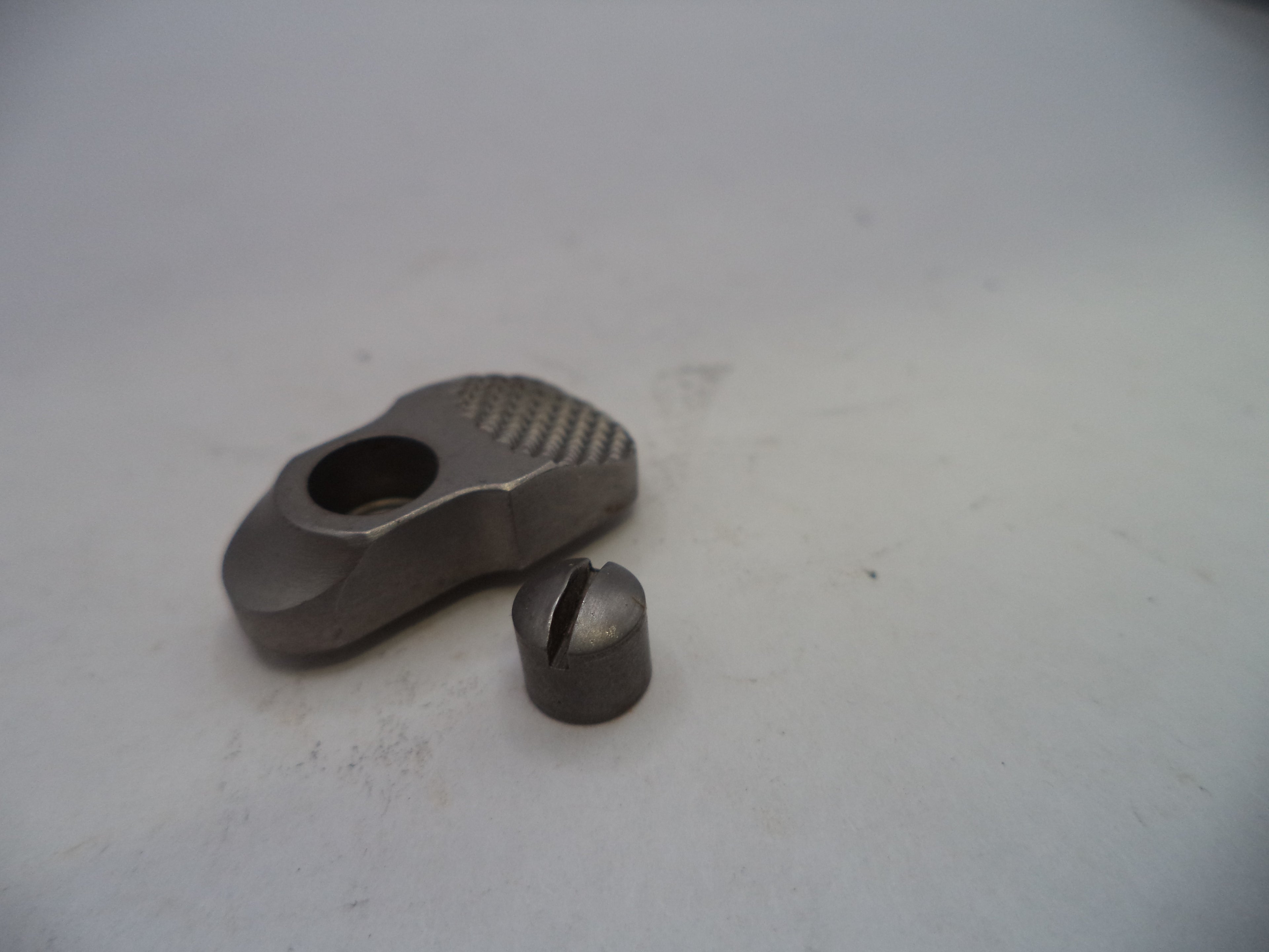 Smith & Wesson J Frame Model 640 Thumb Piece & Nut Stainless Steel .38 Special Old Style Used 640181