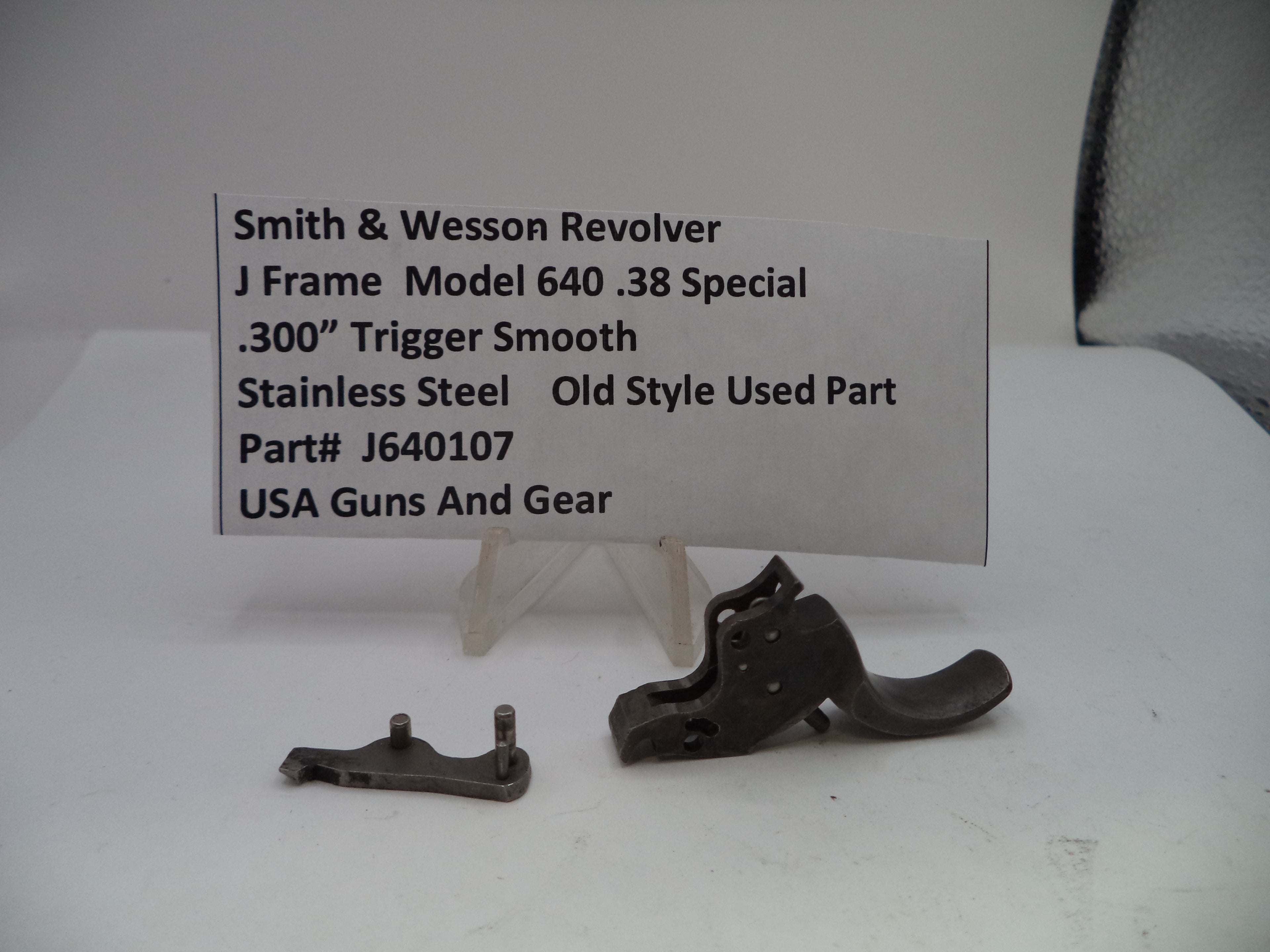 Smith & Wesson J Frame Model 640 .38 Special Smooth Trigger .300" - Stainless Steel Old Style J640107