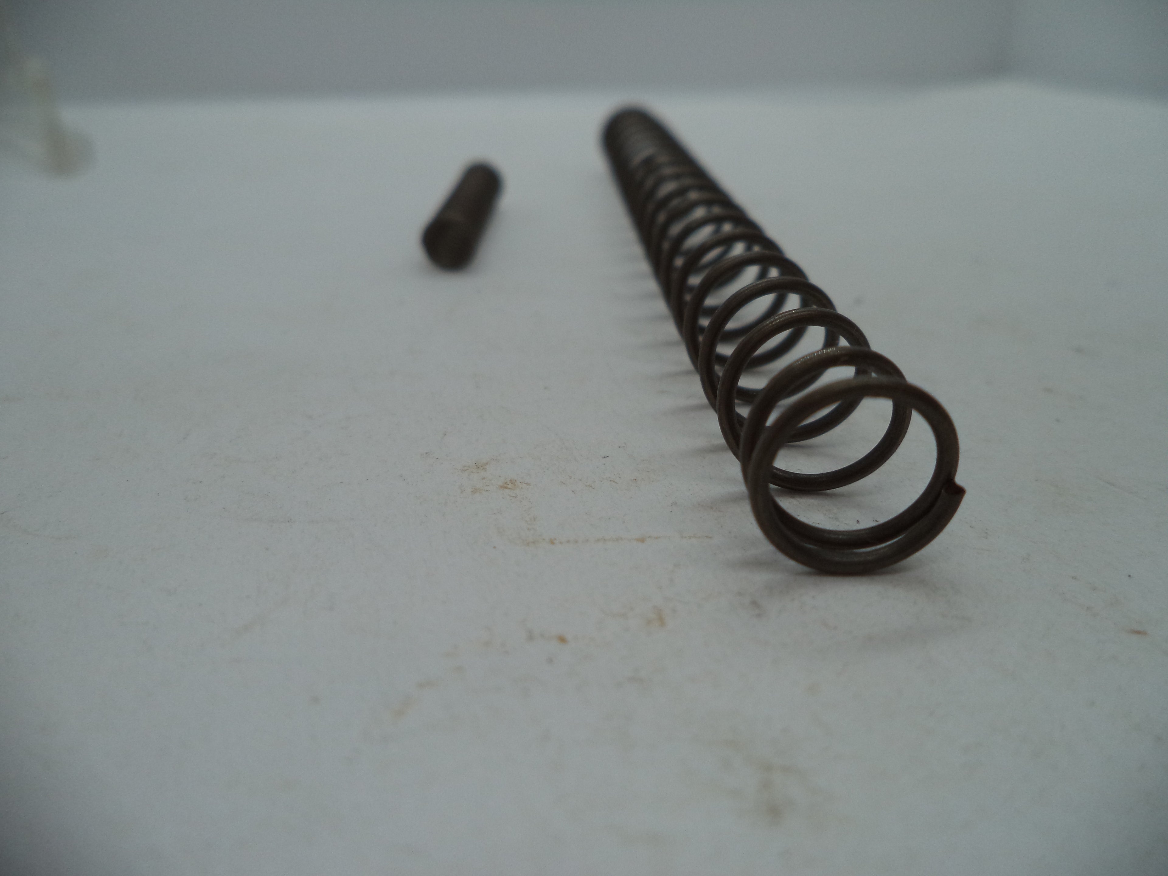 Wolff Factory Standard Recoil Spring for S&W 469/669/908/3913/3914/3953/3954/5943/5967/6904/6906/6924/6926/6944/6946 - 15 LB | Part 47515