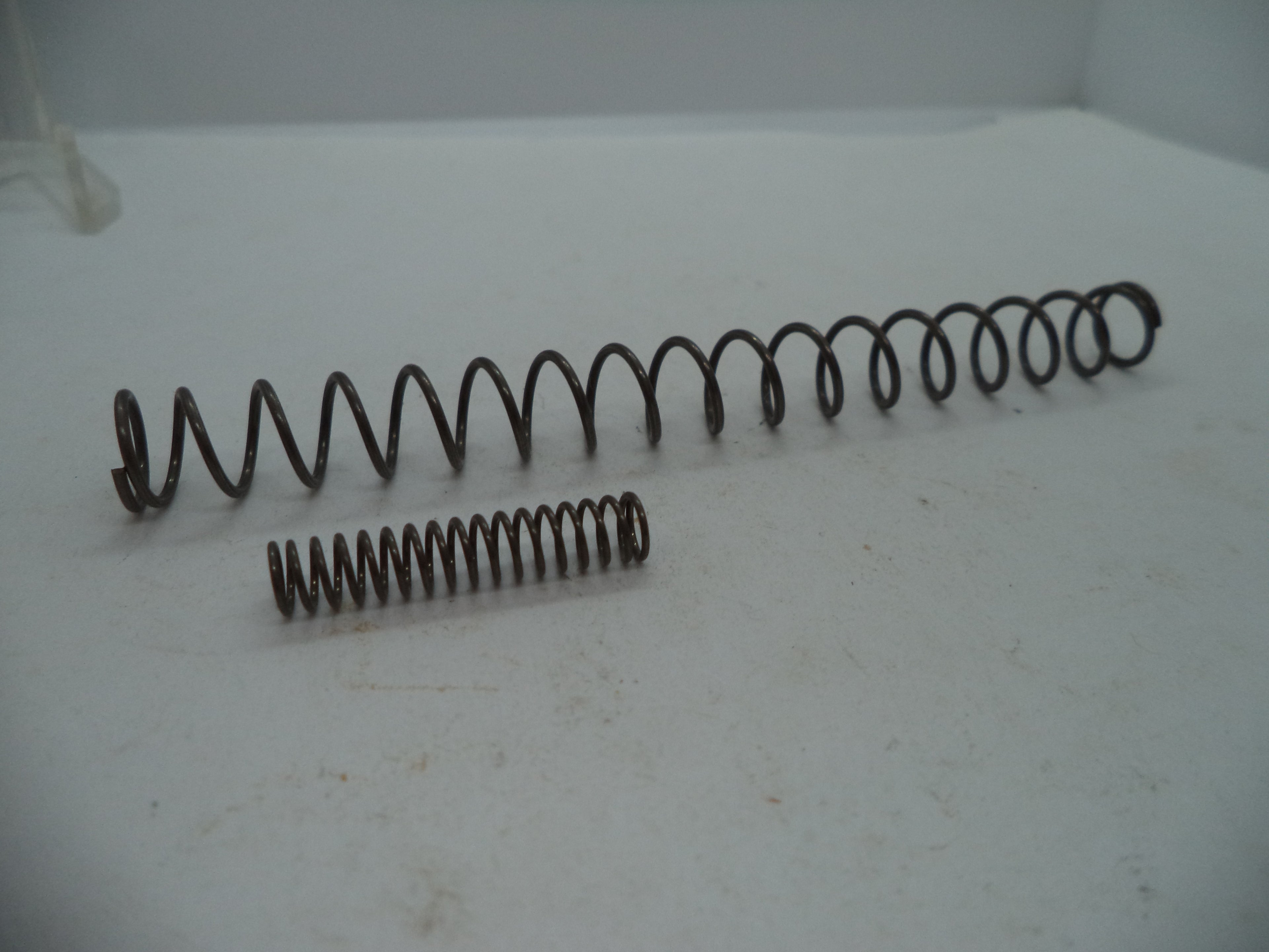 Wolff Factory Standard Recoil Spring for S&W 469/669/908/3913/3914/3953/3954/5943/5967/6904/6906/6924/6926/6944/6946 - 15 LB | Part 47515
