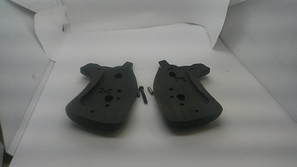 Smith & Wesson K/L Frame Round Butt Wood Grips, interior view. Inventory reference AG1