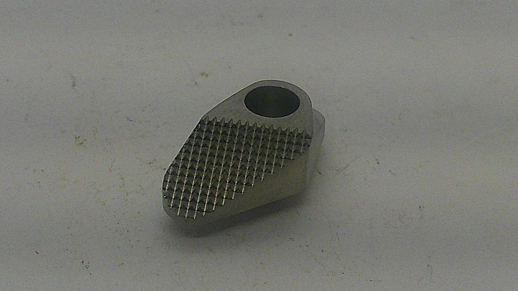 SDM stainless steel thumb latch for Smith & Wesson revolvers, checkered face. Inventory reference 157294.
