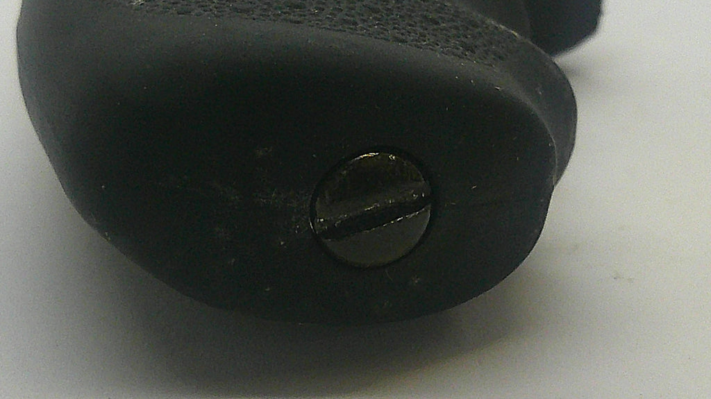 Hogue Smith & Wesson J-Frame Round Butt Monogrip, bottom screw detail. Inventory reference PP7.