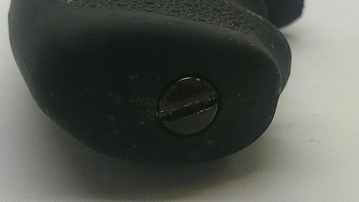 Hogue Smith & Wesson J-Frame Round Butt Monogrip, bottom screw detail. Inventory reference PP7.