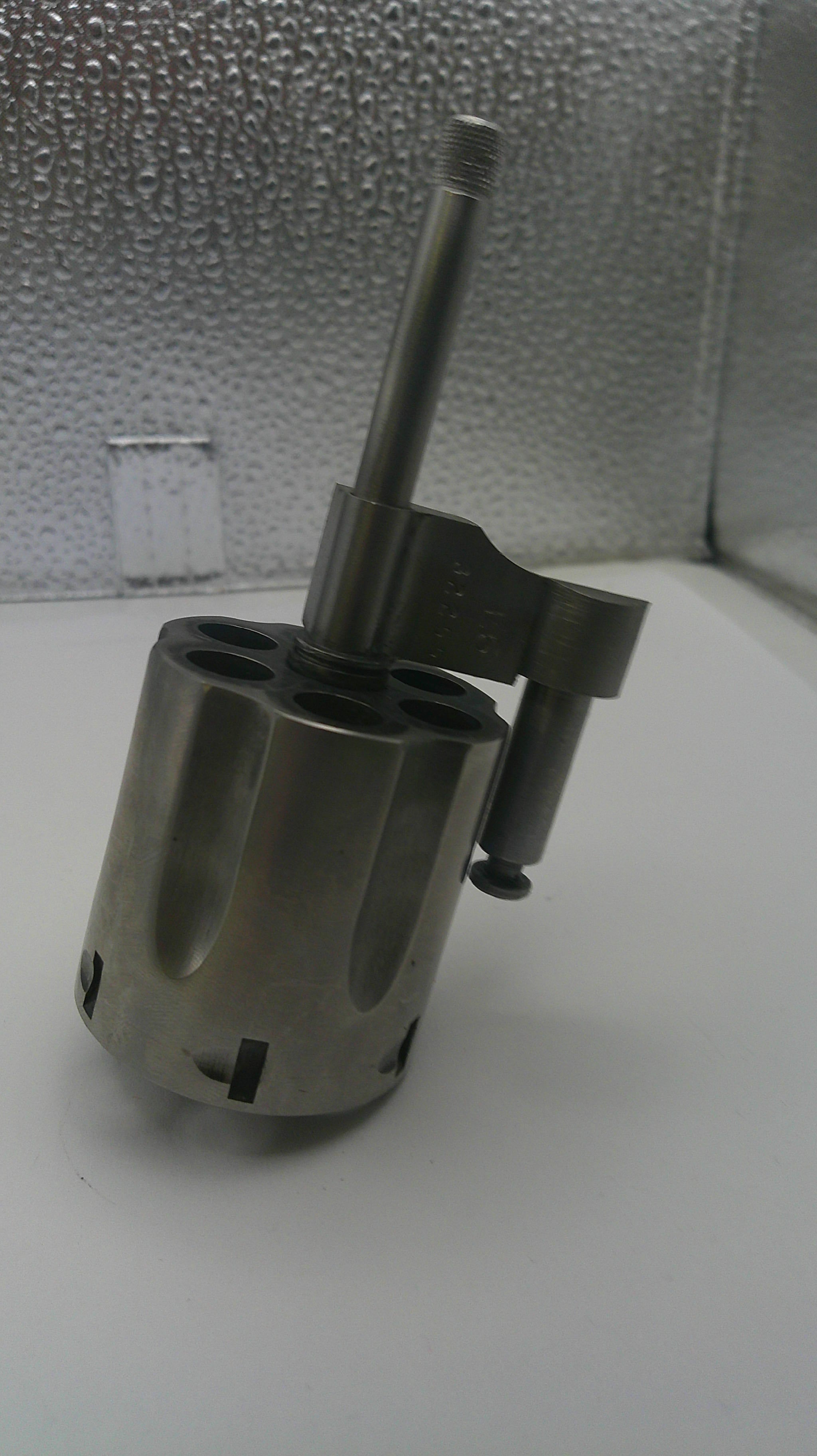 Smith & Wesson L Frame Model 686 Cylinder - Stainless Steel .357 Magnum / .38 Special 6-Shot - Used OEM Part 68654