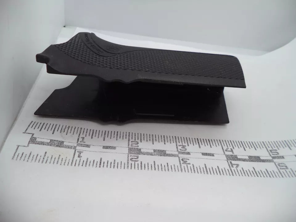 Smith & Wesson Pistol Model 4043 Black Plastic Grip (Curved)  .40 S&W 4043B