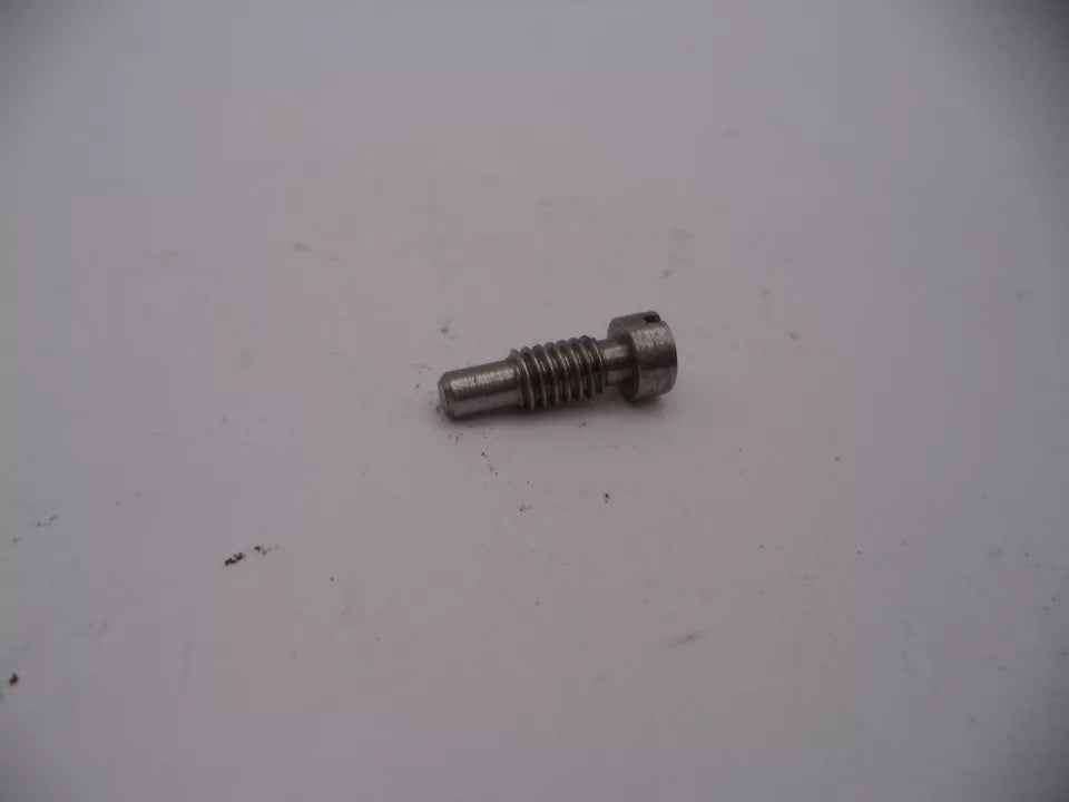 Smith & Wesson Model 686 L Frame Strain Screw Round Butt .357 Magnum, Part# 6861