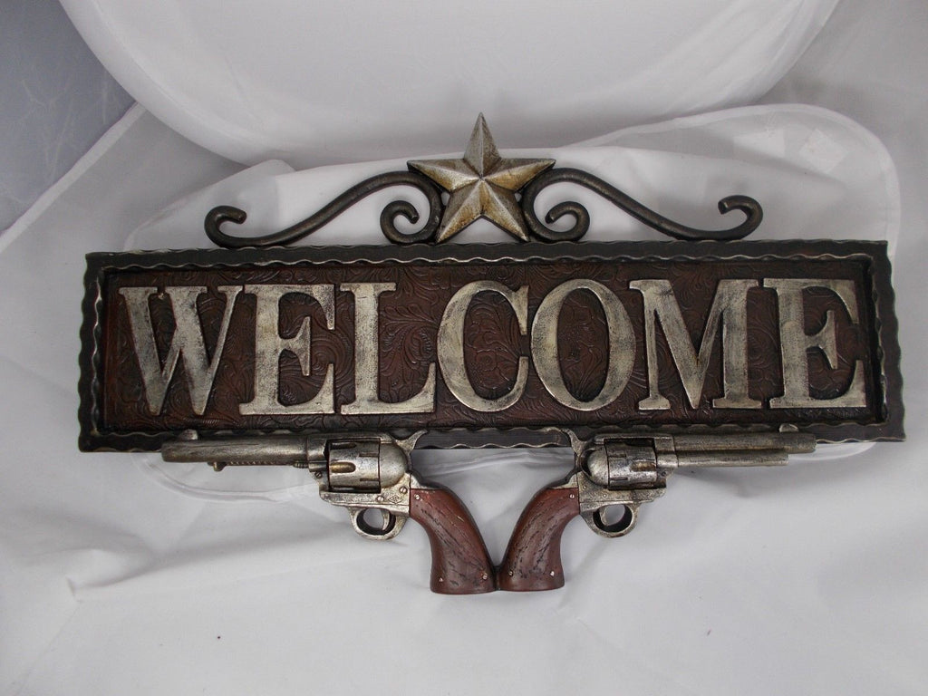 HL007 Double Pistol Resin Welcome Sign