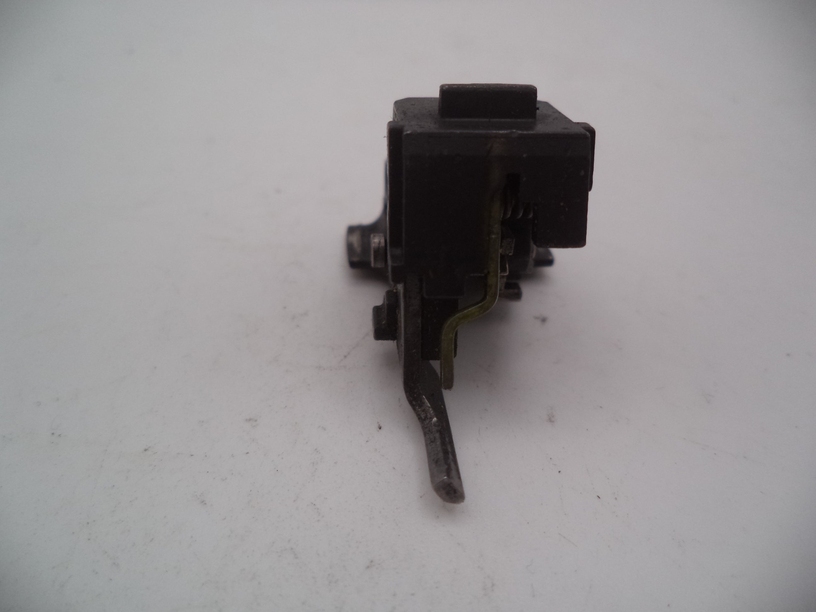 MP903C Smith & Wesson Pistol M&P Trigger Bar Assembly With Spring  Used Part 9mm