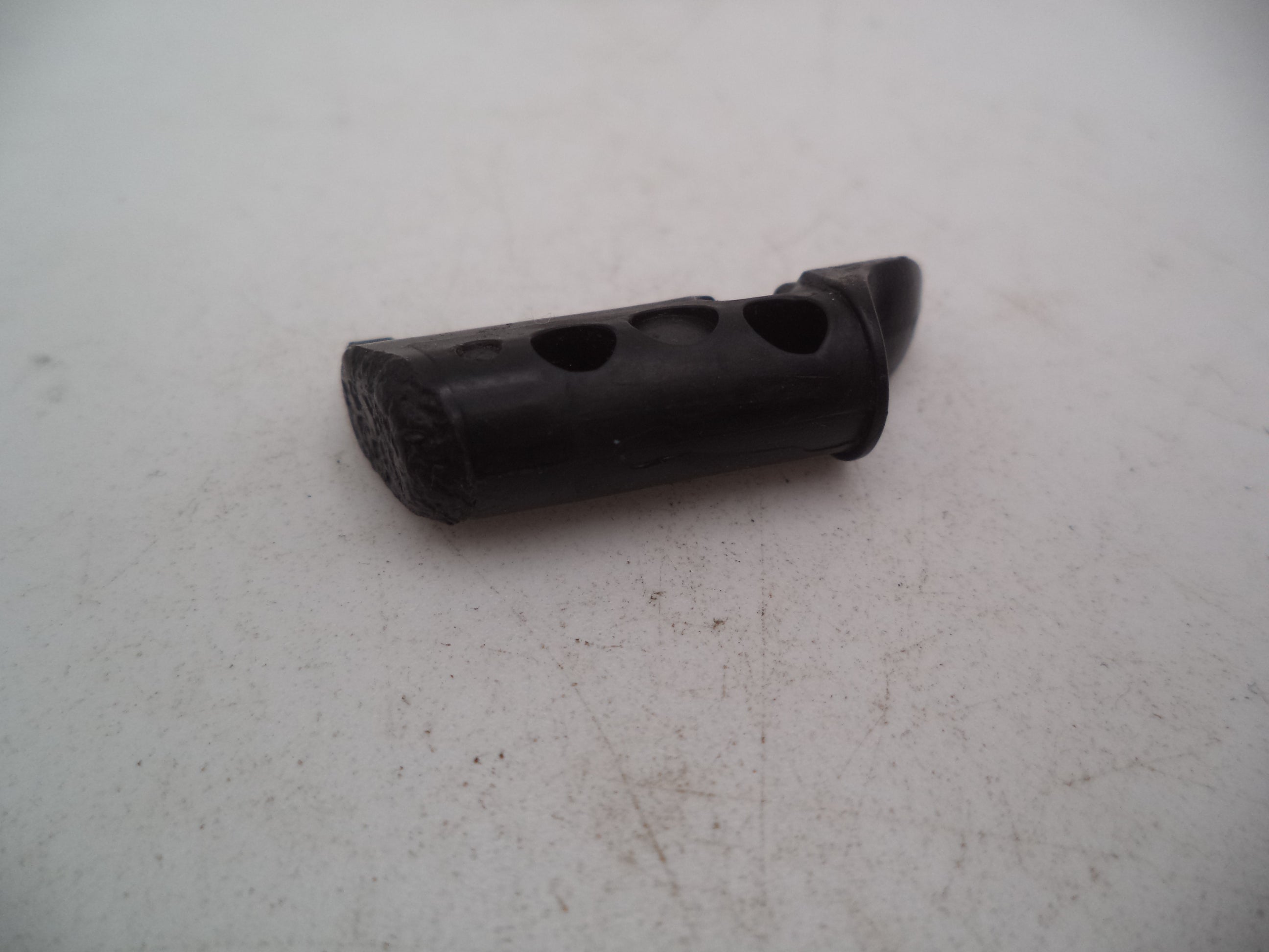 Smith & Wesson Pistol M&P 9 Magazine Catch 9mm Used Part MP905E