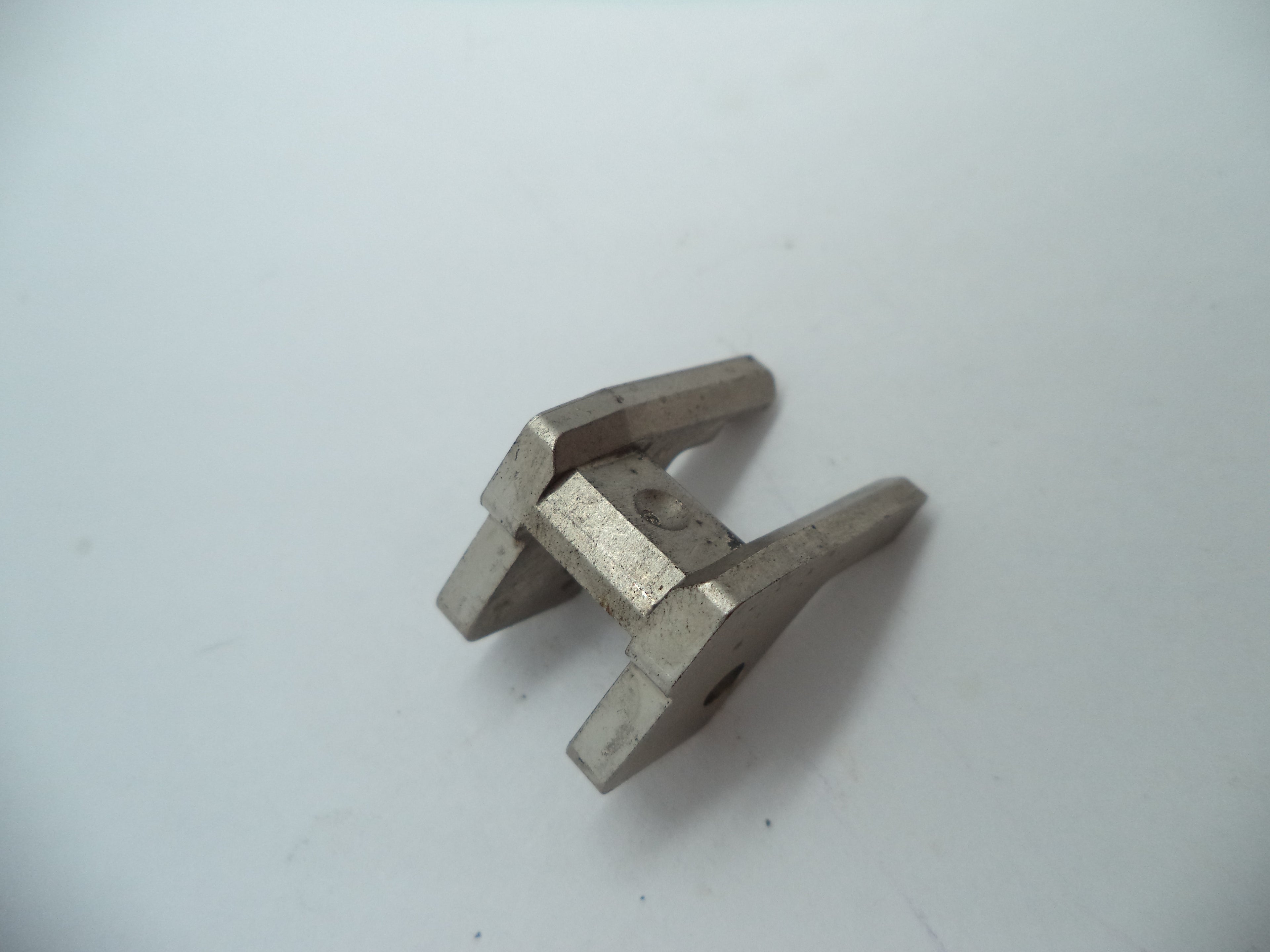 SW9D1 Smith & Wesson Pistol Model SW9VE 9 MM Locking Bolt Used Part